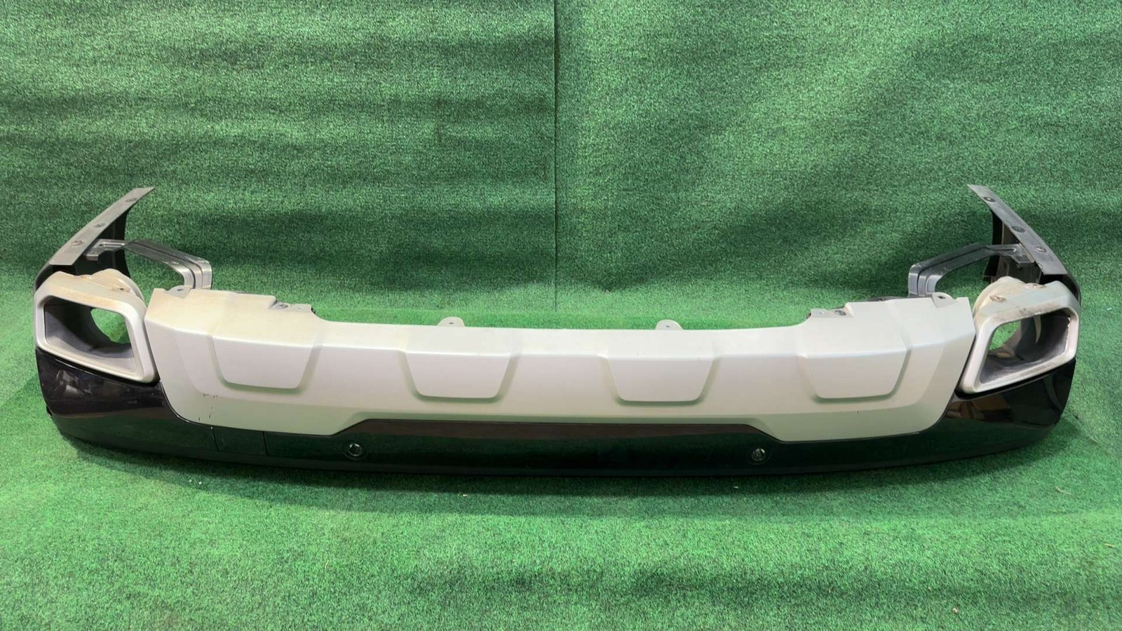 2021 BMW X5 Rear Bumper Assembly OEM 51128498991 51129881522 51128498992