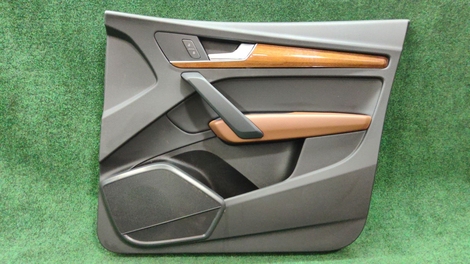 2021-2025 Audi Q5 Front Left Door Trim Panel Black 80a867103dwfa Okapi Brown/bg