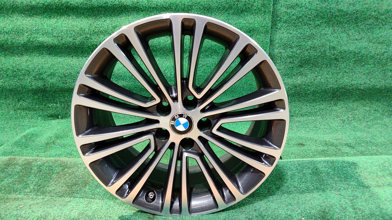 17-20 BMW Wheel 18x8 10 Spoke alternating Spoke Painted Dark Gray orbit Gray