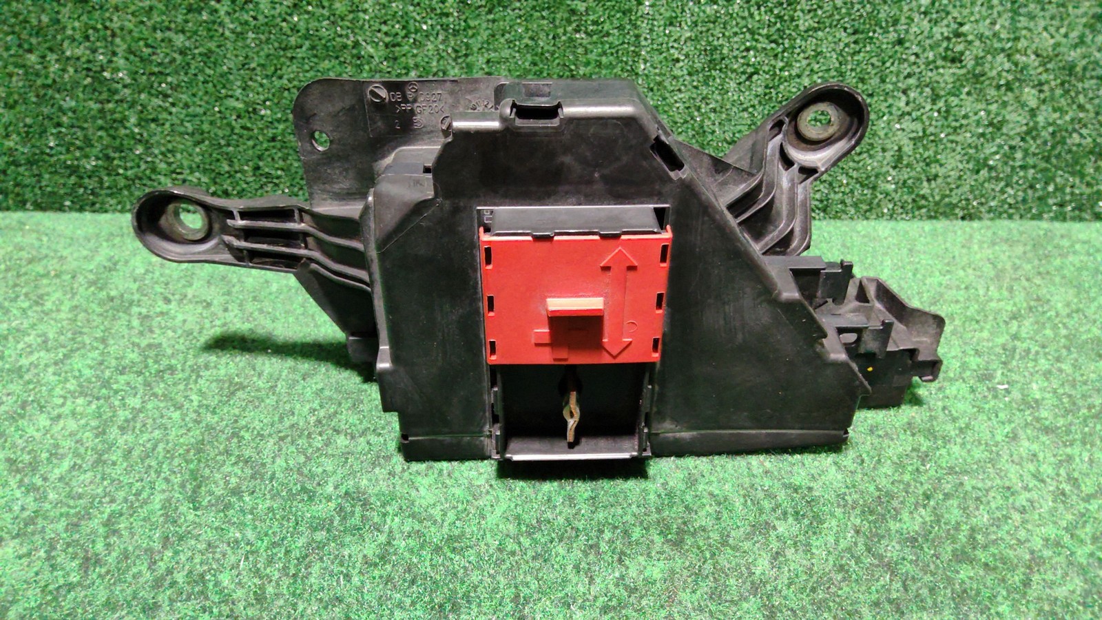 2014-2021 Mercedes Benz C300 Engine Fuse Box Oem A2055408095