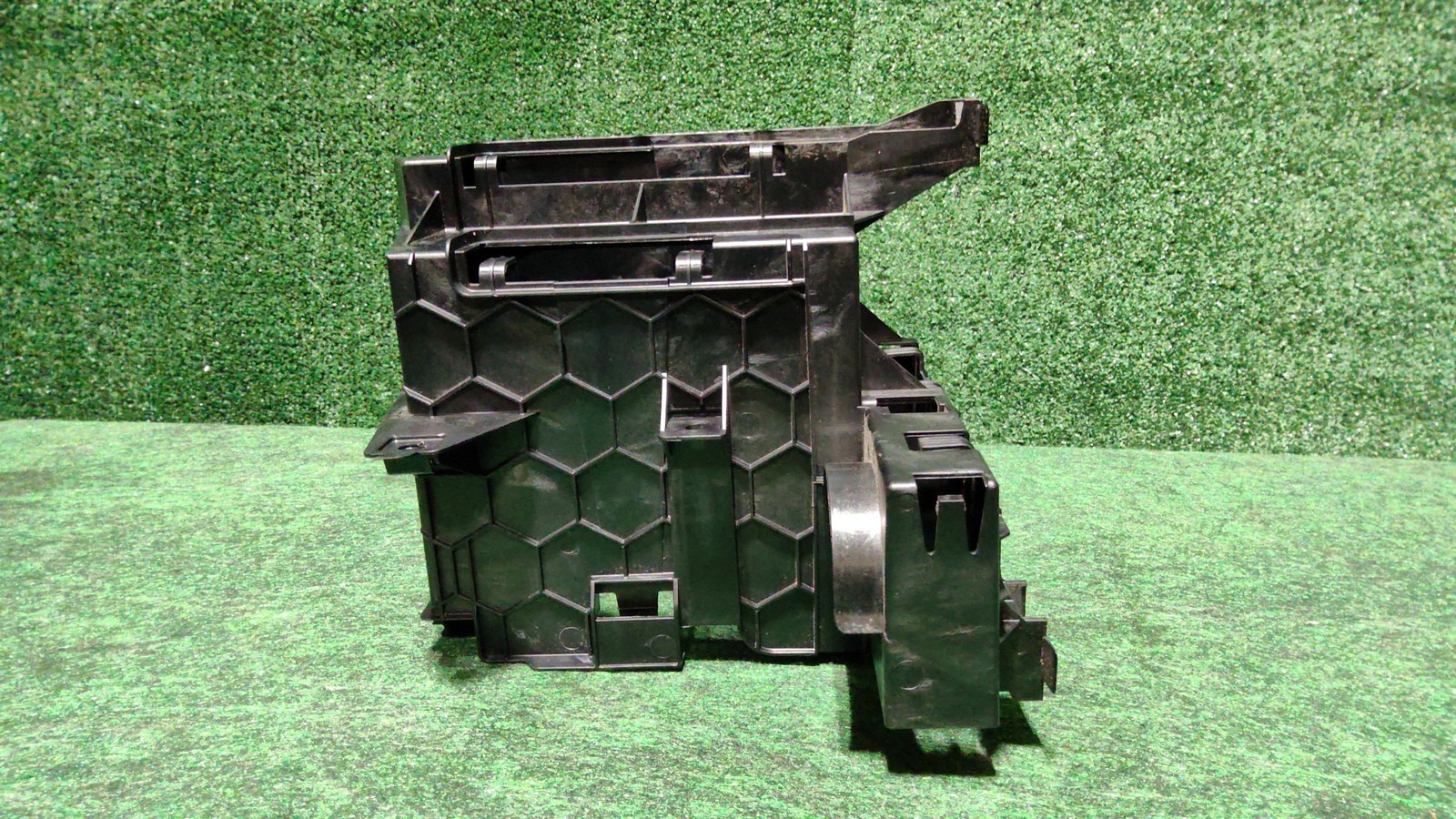 2015-2020 Audi A3 Quattro Retainer For Control Unit Oem 8v5907471