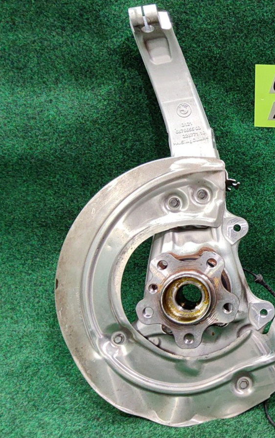2019-2025 BMW X5 Front Left Spindle Knuckle Hub OEM 31216869869