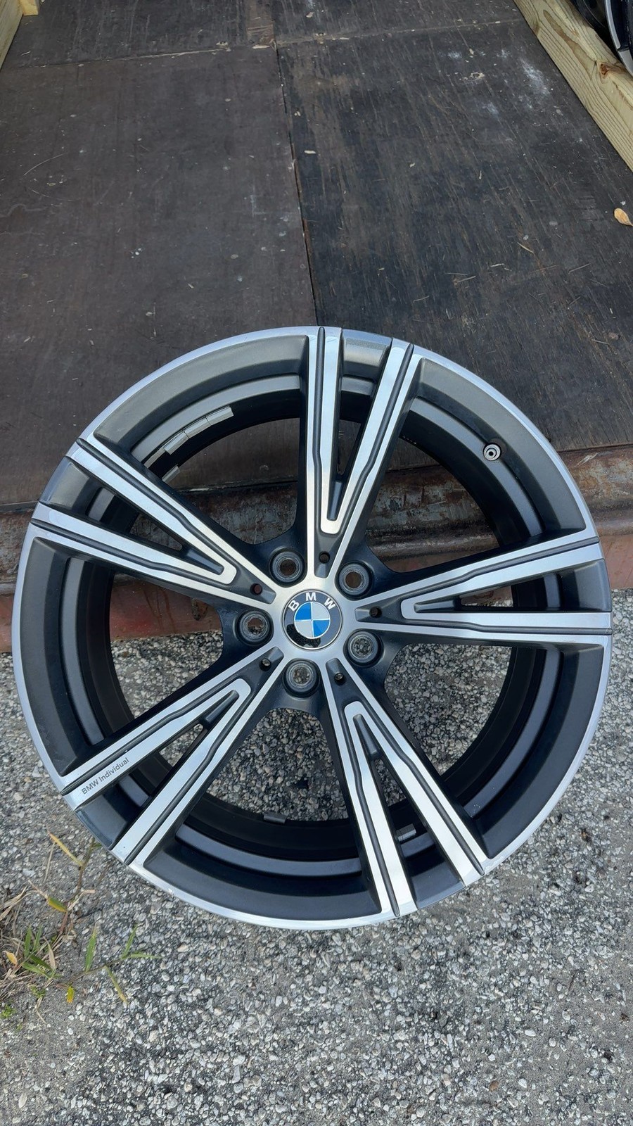 20-2024 BMW 330I Wheel Rr 19x8 5 Spoke V Spoke narrow Spoke OEM 8089896