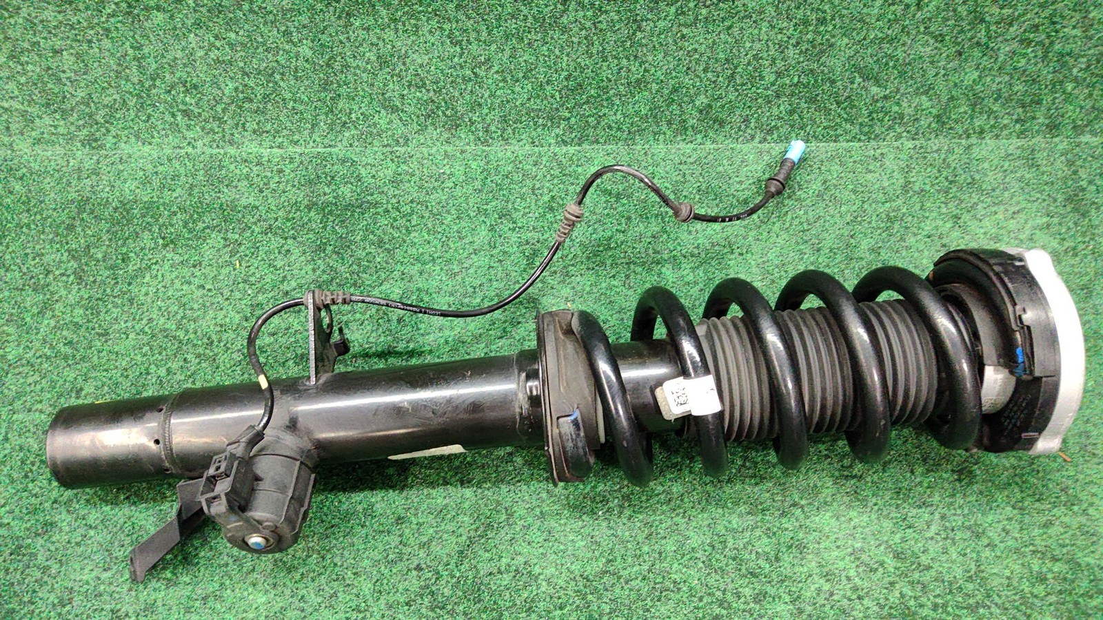 2019-2023 BMW X5 Front Right Side Shock Strut Absorber OEM 37106869020