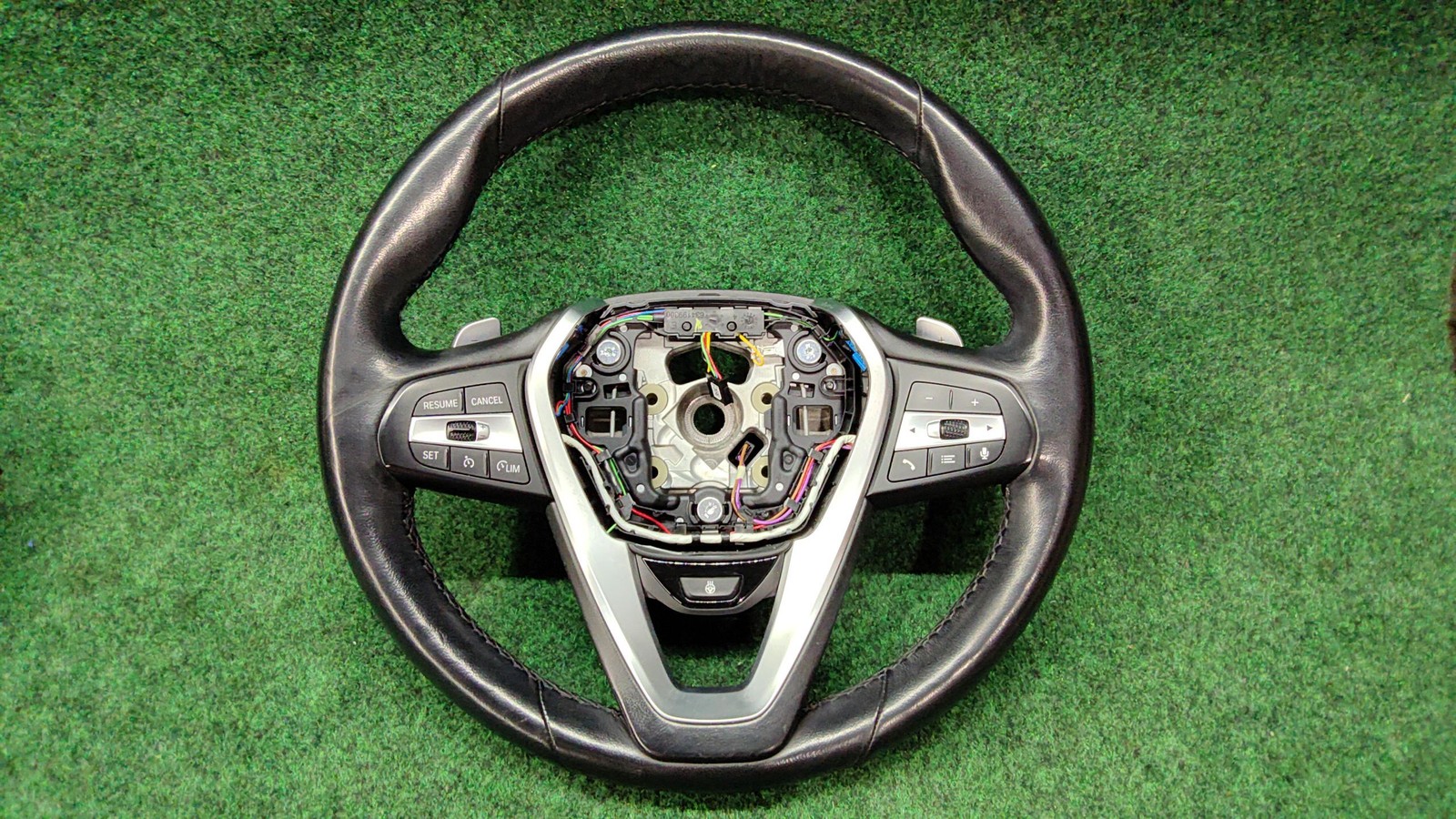 2017-2022 BMW X7 Steering Wheel Heated OEM 32305A34876
