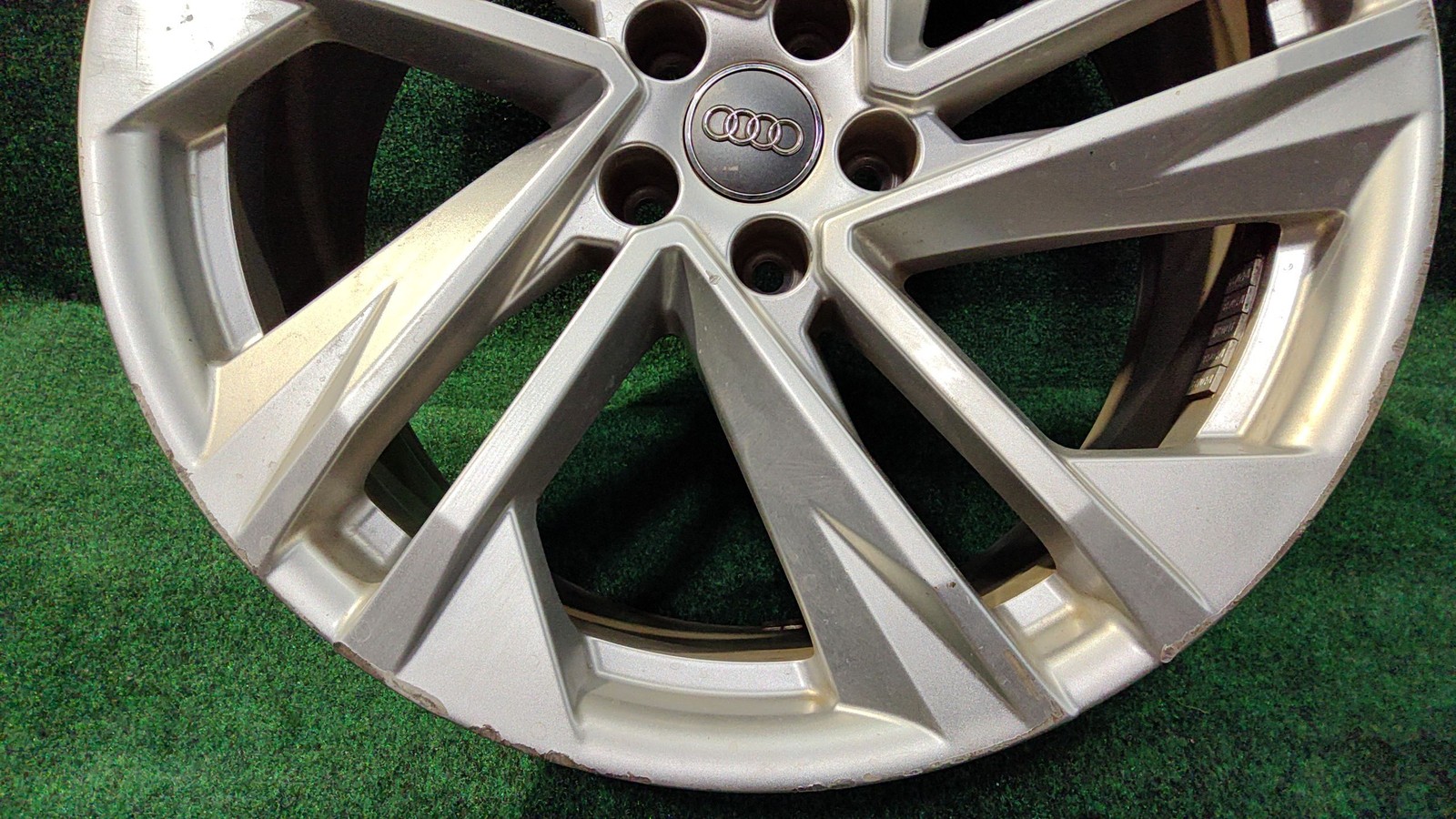 Audi Q7 Wheel 20' Wheel 9jx20h2 5 Spokes Oem 4m0601025bq