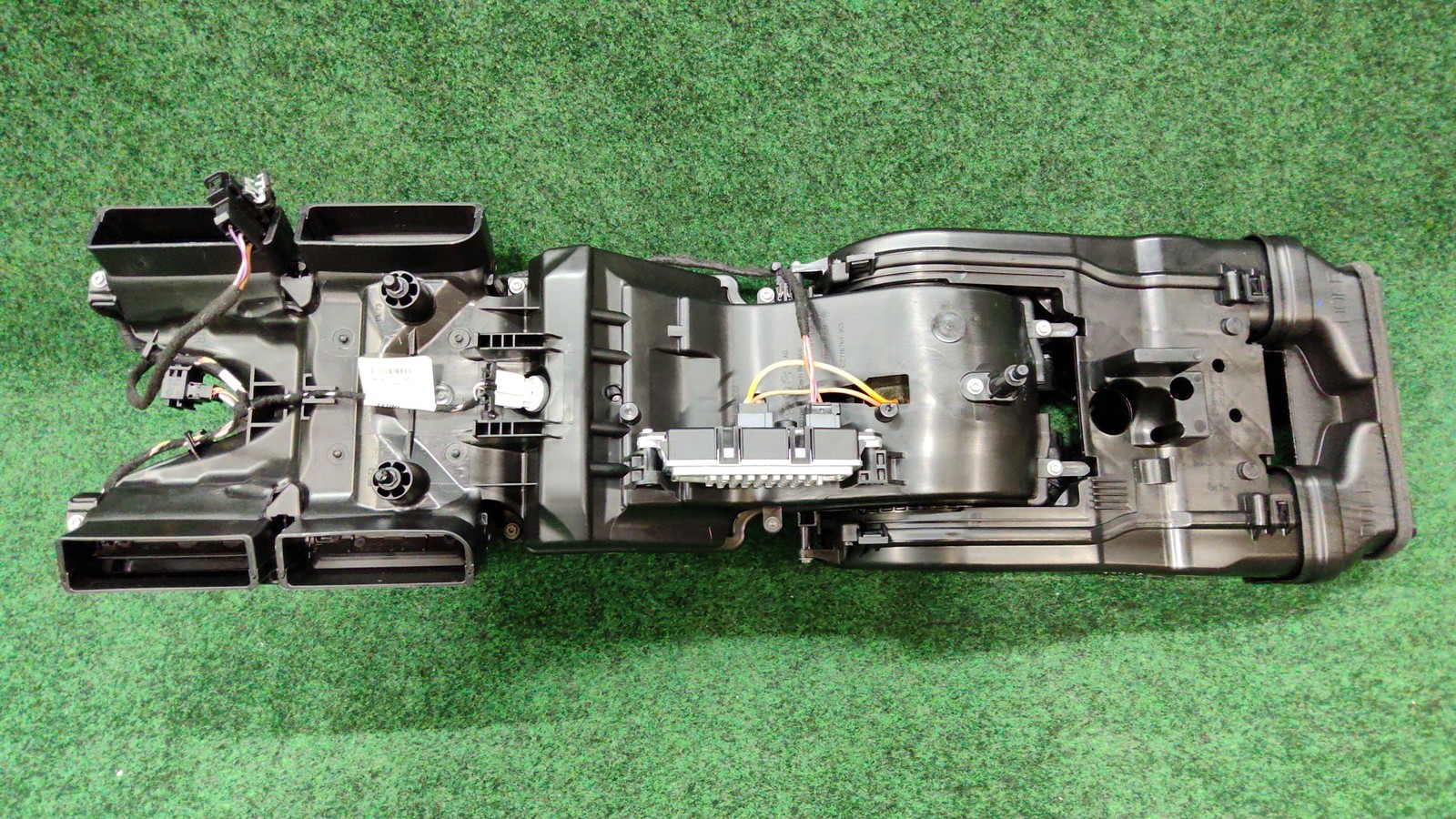 2017-2019 Audi Q7 Quattro Rear Console Vent Assembly Oem 4m0820329a