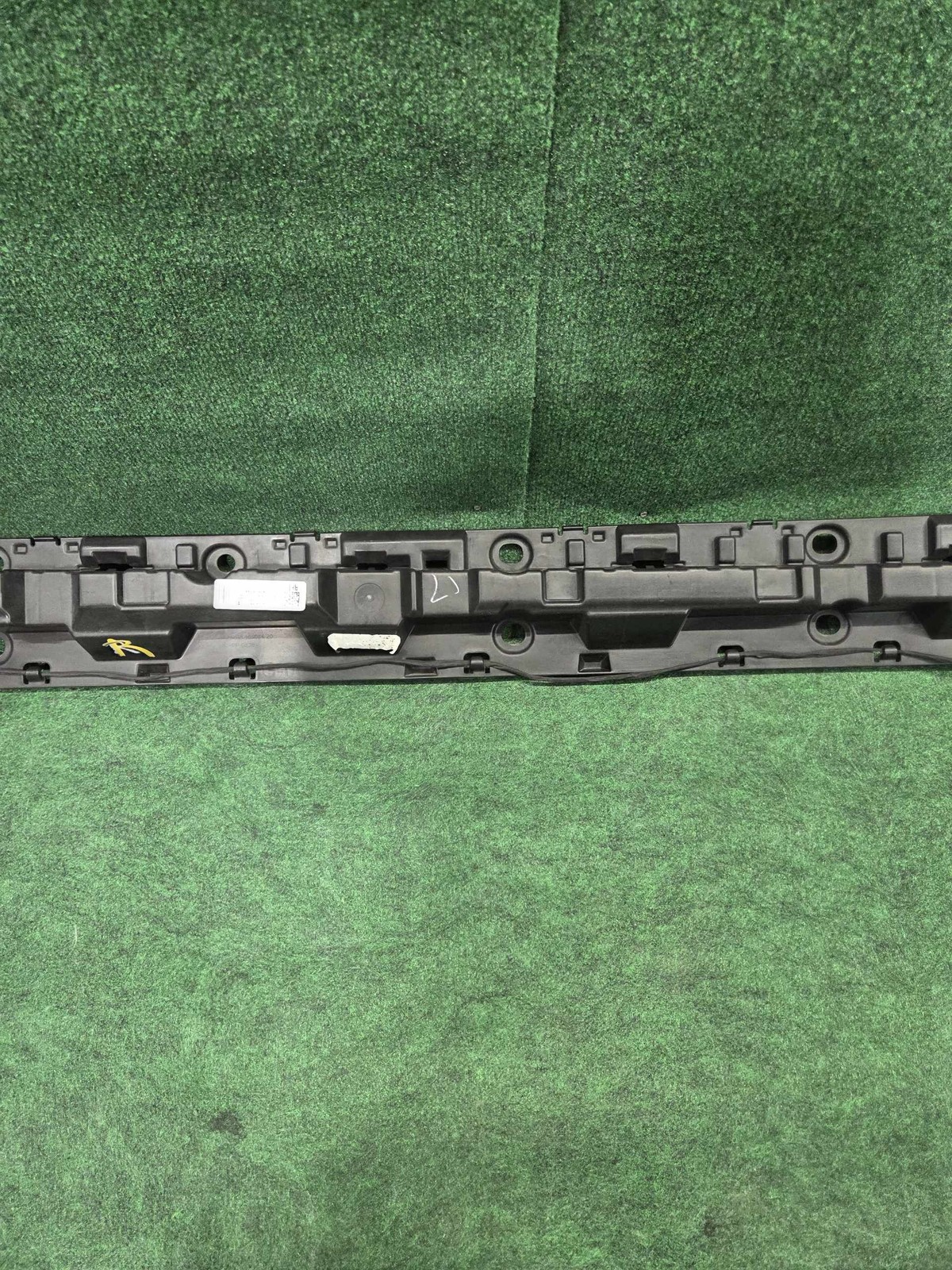 2019-2023 Bmw X6 Left Rocking Moulding Braket Support Ledge Oem 51777425465