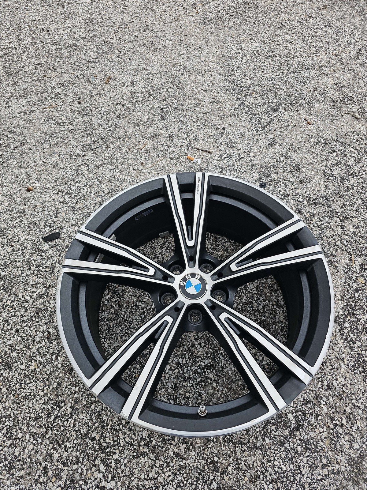 20-24 BMW Wheel Rf 19x8 5 Spoke V Spoke narrow Spoke Few Scratches OEM 8089896