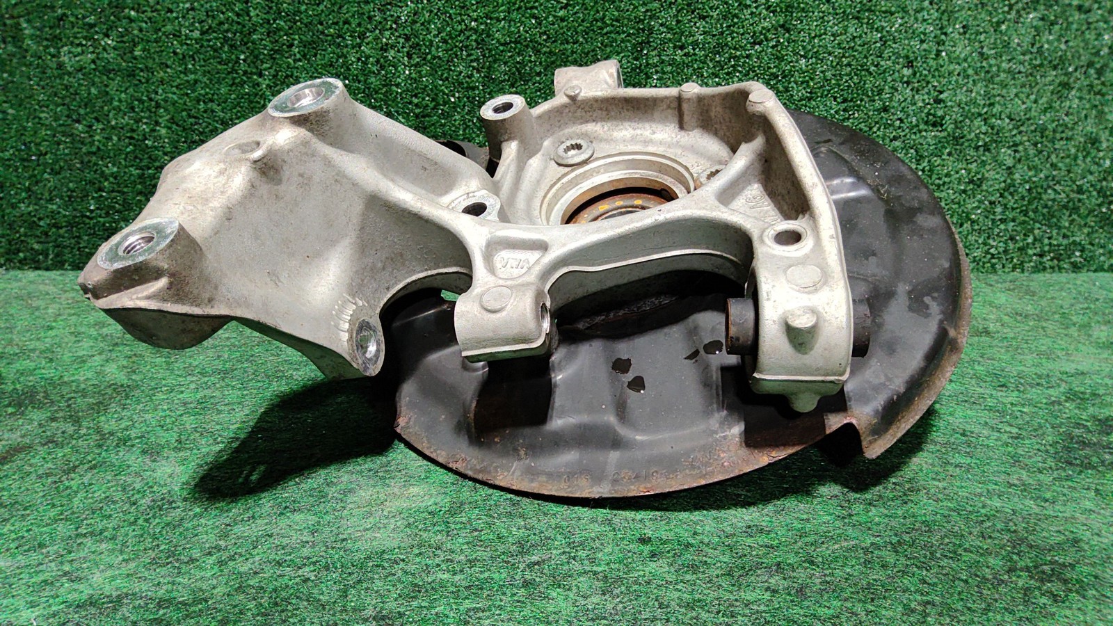 2015-2020 Audi A3 Rear Right Knuckle Wheel Housing Oem 5q0505436j 8v0598625b