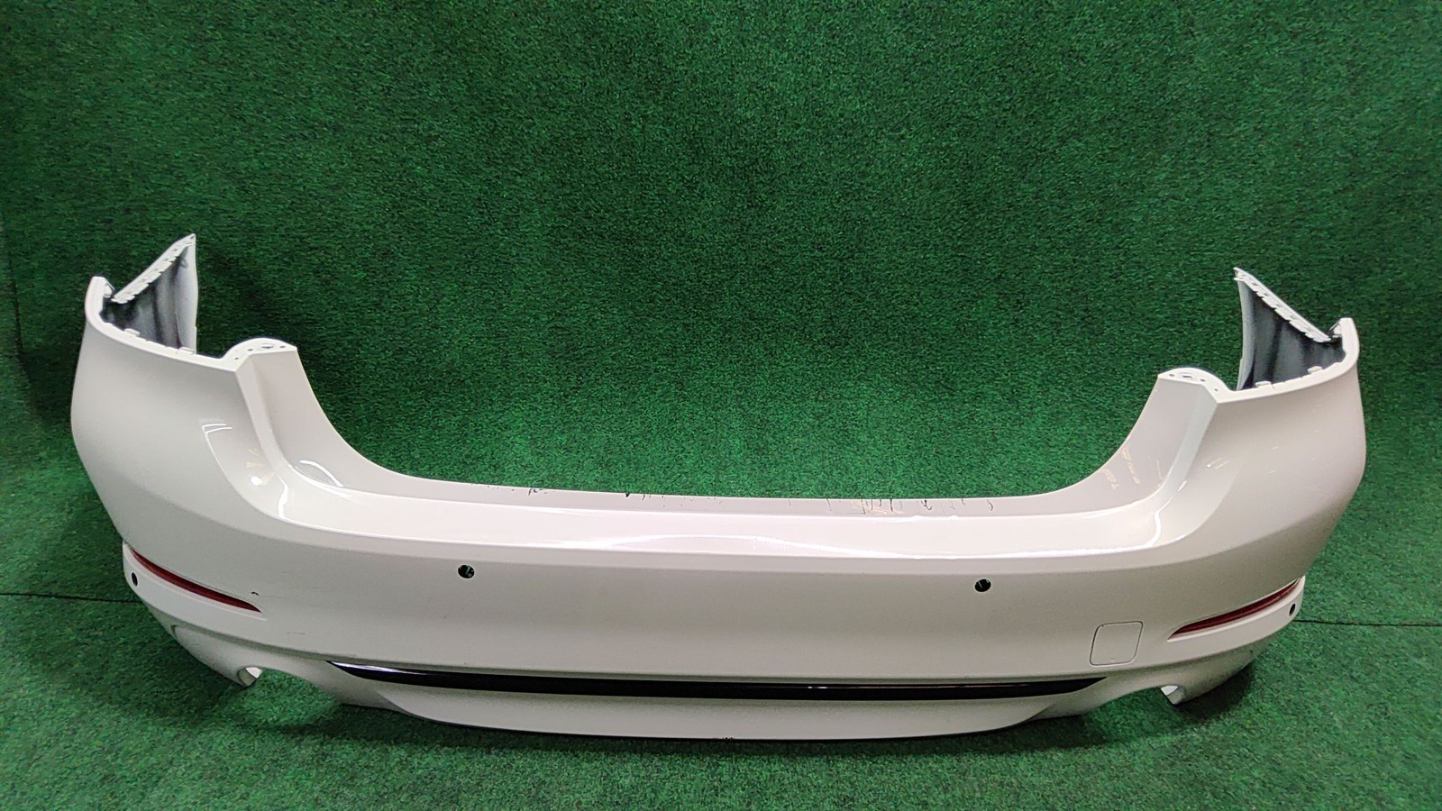 2017-2023 BMW 530i Rear Bumper Assembly Alpine White 300 OEM 51127475601