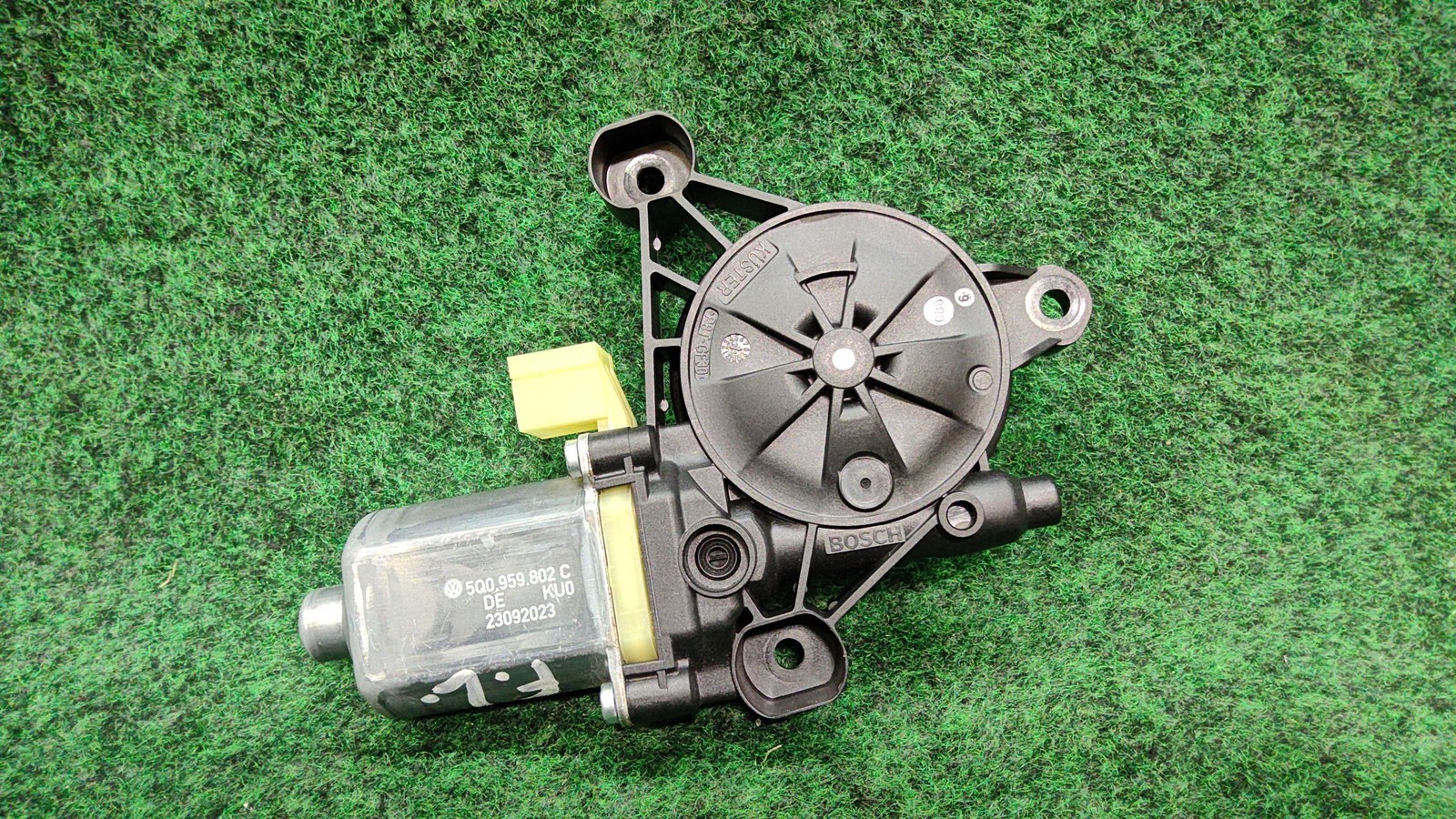 2019-2025 Audi Q3 Quattro Left Front Door Window Power Motor Oem 5q0959802