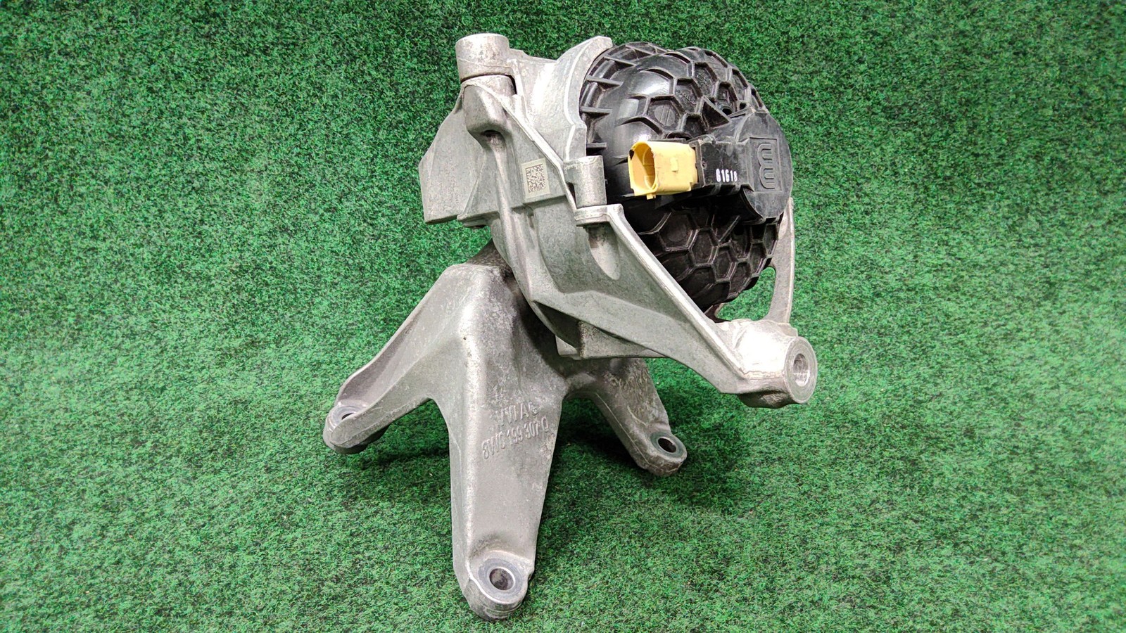 2018-2025 Audi SQ5 Front Left Engine Mount Support Oem 8w0199307q 8w0199307l