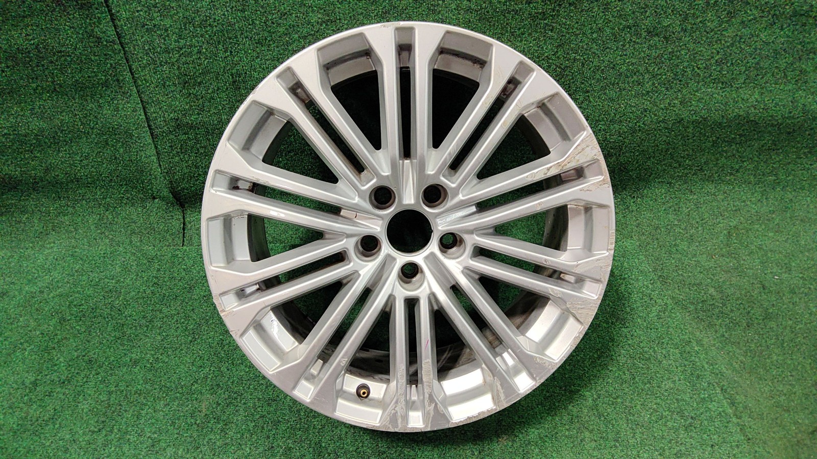 Audi Wheel 18x8 10 Spoke Thin Spoke Oem 8w0601025