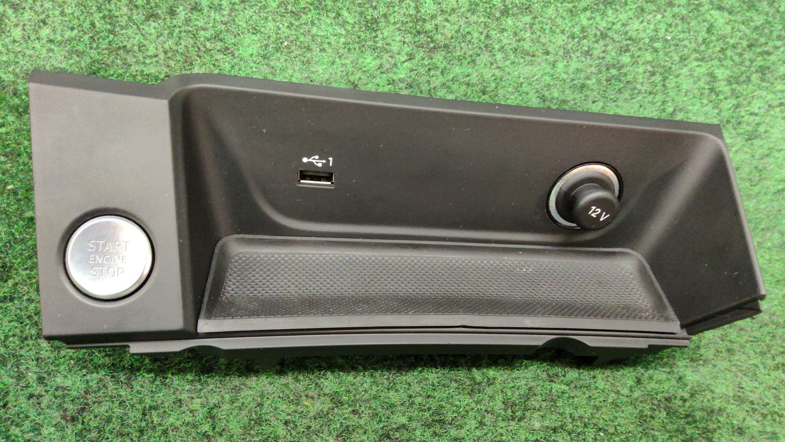 2021-2025 Audi A4 Stowage compartment Trim Assembly Oem 8w1864131c