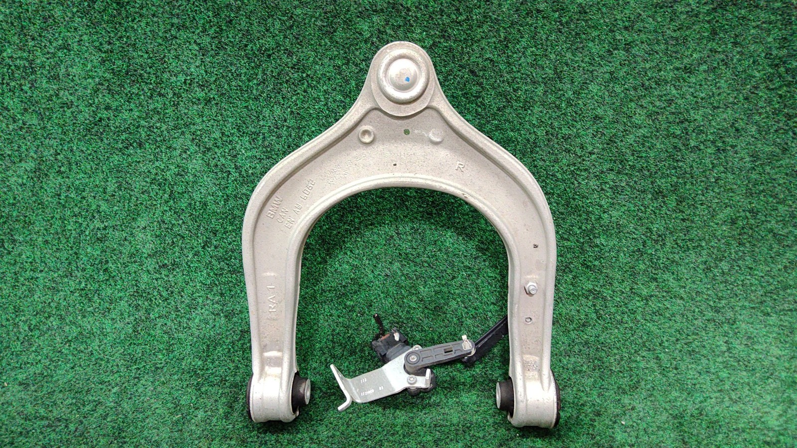 2019-2025 BMW X5 Front Upper Right Control Arms w/Ball Joints OEM 31106883115