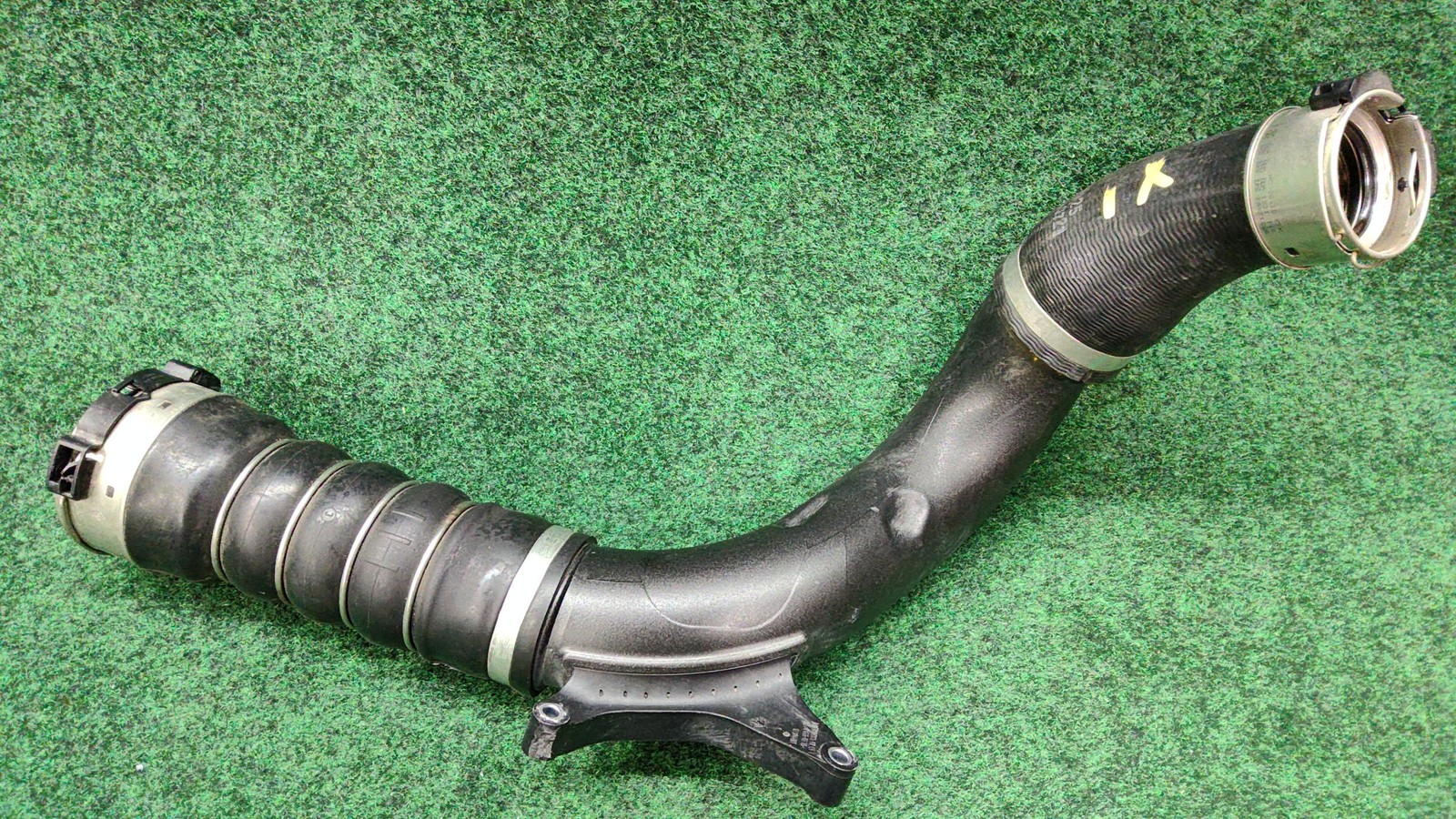 2016-2022 Bmw X1 Charge Air Line Intercooler Pipe Air Duck Oem 13718650759