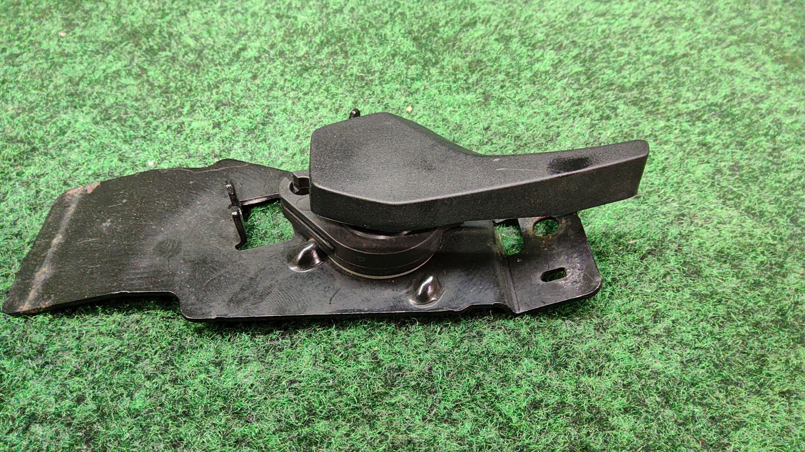 2018-2024 Bmw X3 Hood Lock/release Oem 51237398009 51237397999