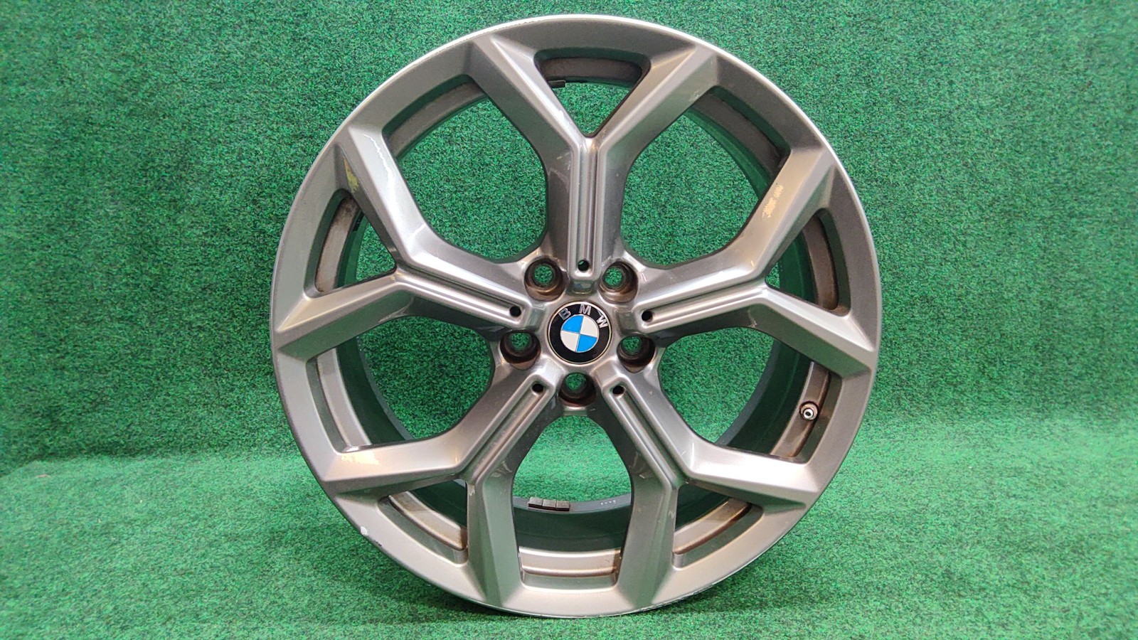 Bmw Wheel Light Alloy Rim Ferricgrey 5-y Spoke 7.5jx19 Oem 36116877327
