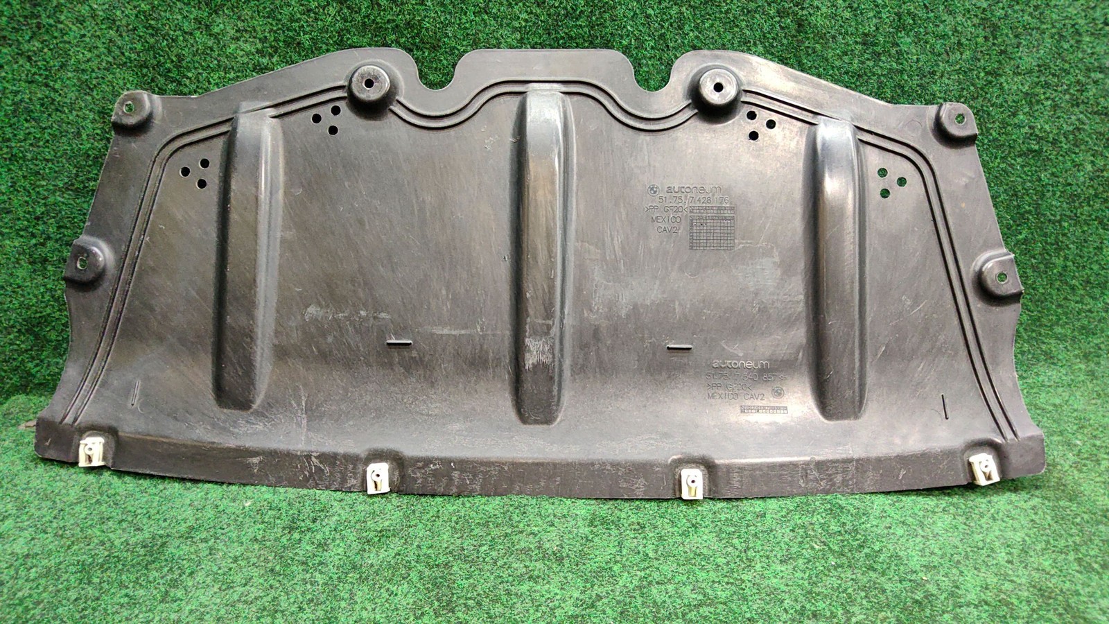 2019-2022 Bmw 330i Front Lower Engine Shield Oem 51757340857