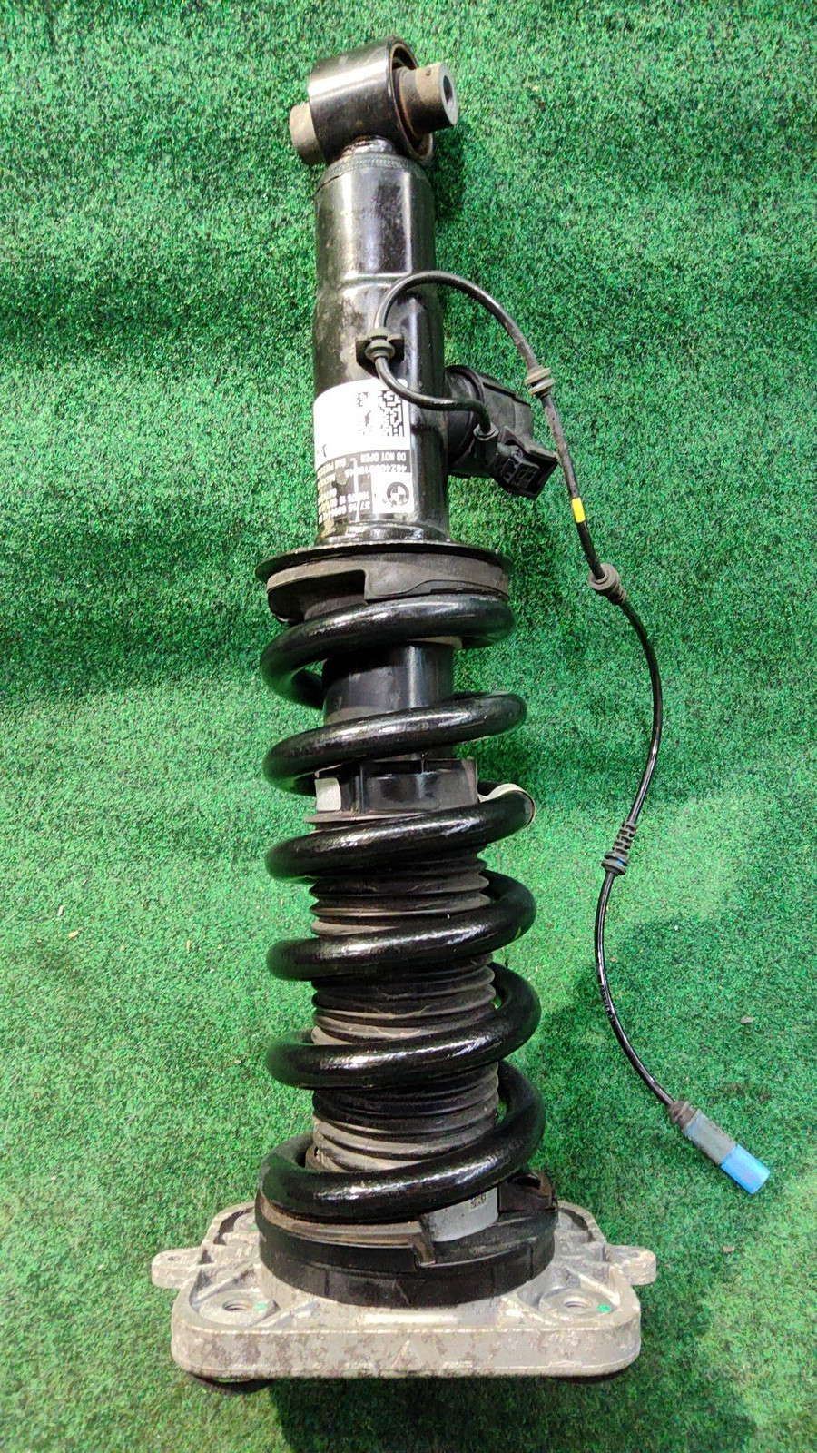 2020-2025 BMW X6 M50i Rear Right Strut Shock Absorber Assembly OEM 37106896442