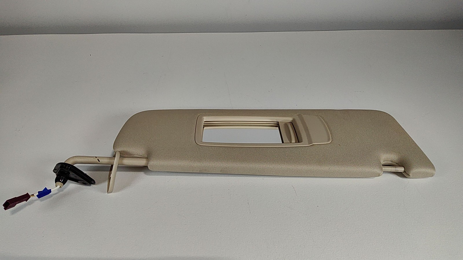 2017-2022 BMW 740i Right Front Windshield Sun Visor OEM 51168062820