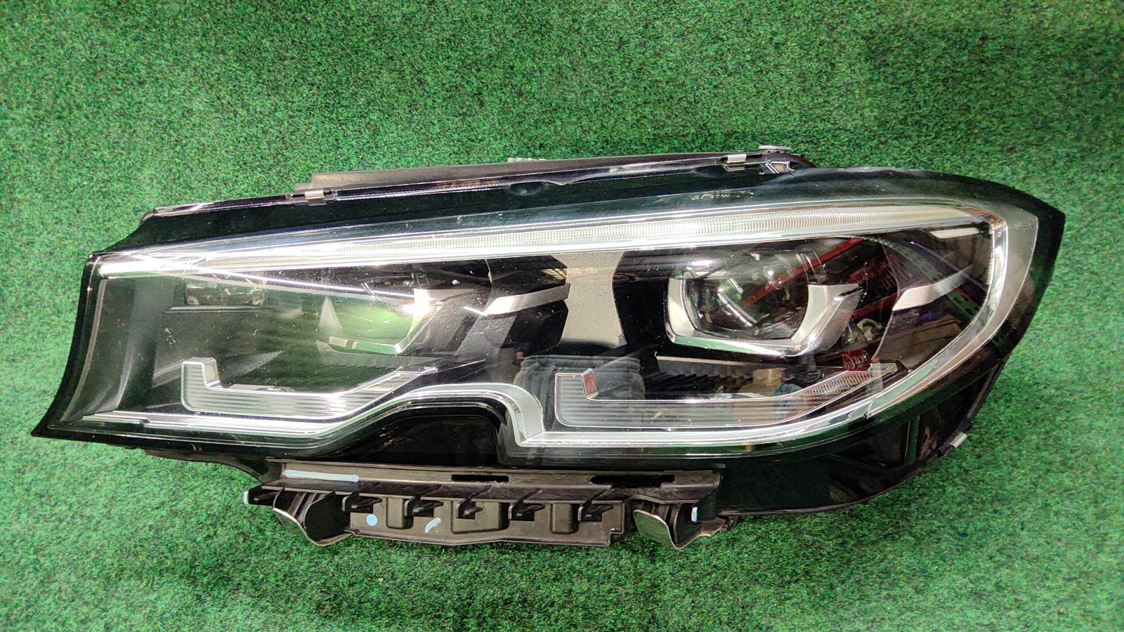 2019-2022 Bmw 330i Headlight Assembly Front Left W/o Shadowline Oem 63118496153