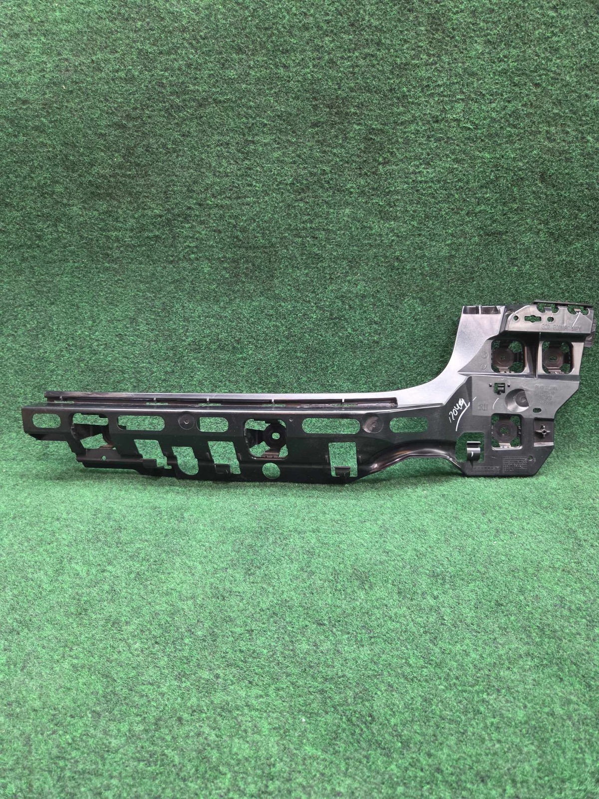 2019-2026 Bmw 330ix Right Rear Bumper Bracket Guide Oem 51127469364