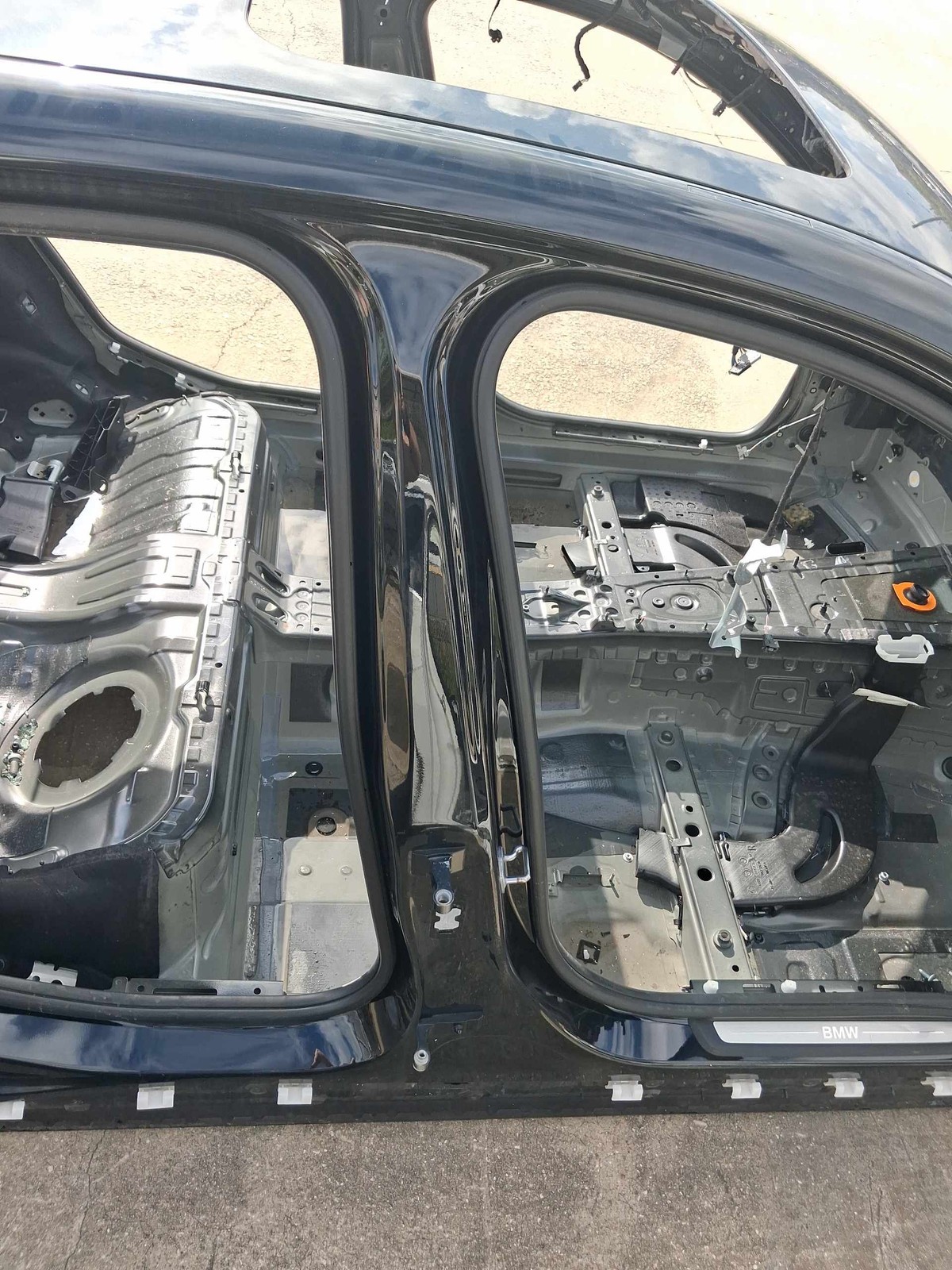 19-2022 Bmw 330i Right B-center Panel Jet Black 668 Oem 41007491030 41007493260