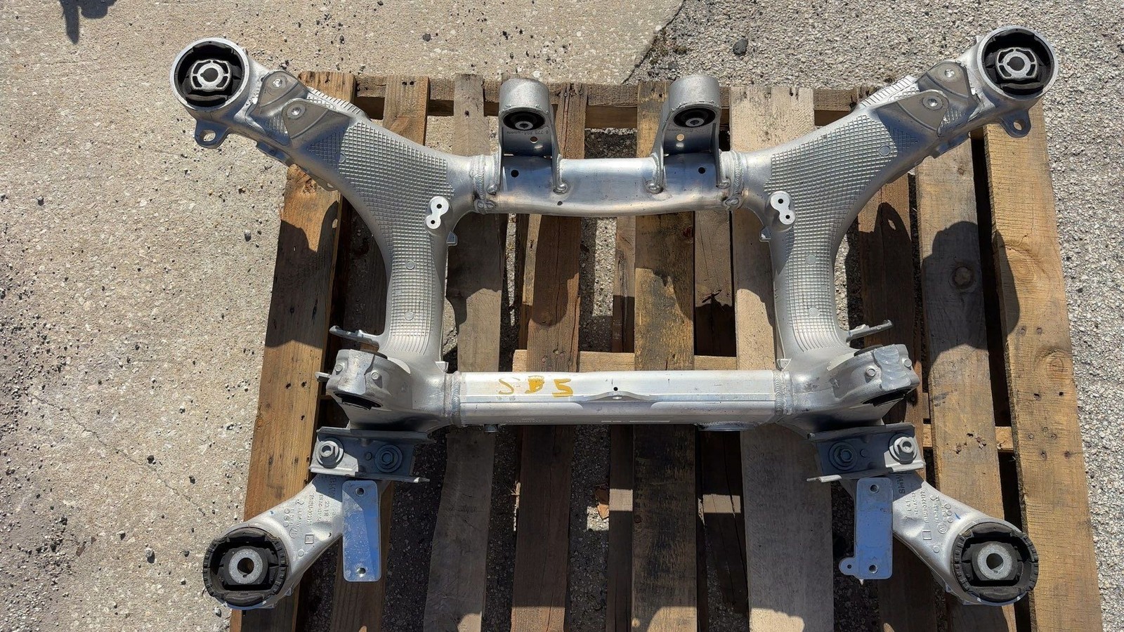 2017-2023 BMW 530i AWD Rear Subframe Suspension Crossmembe OEM 33316861201