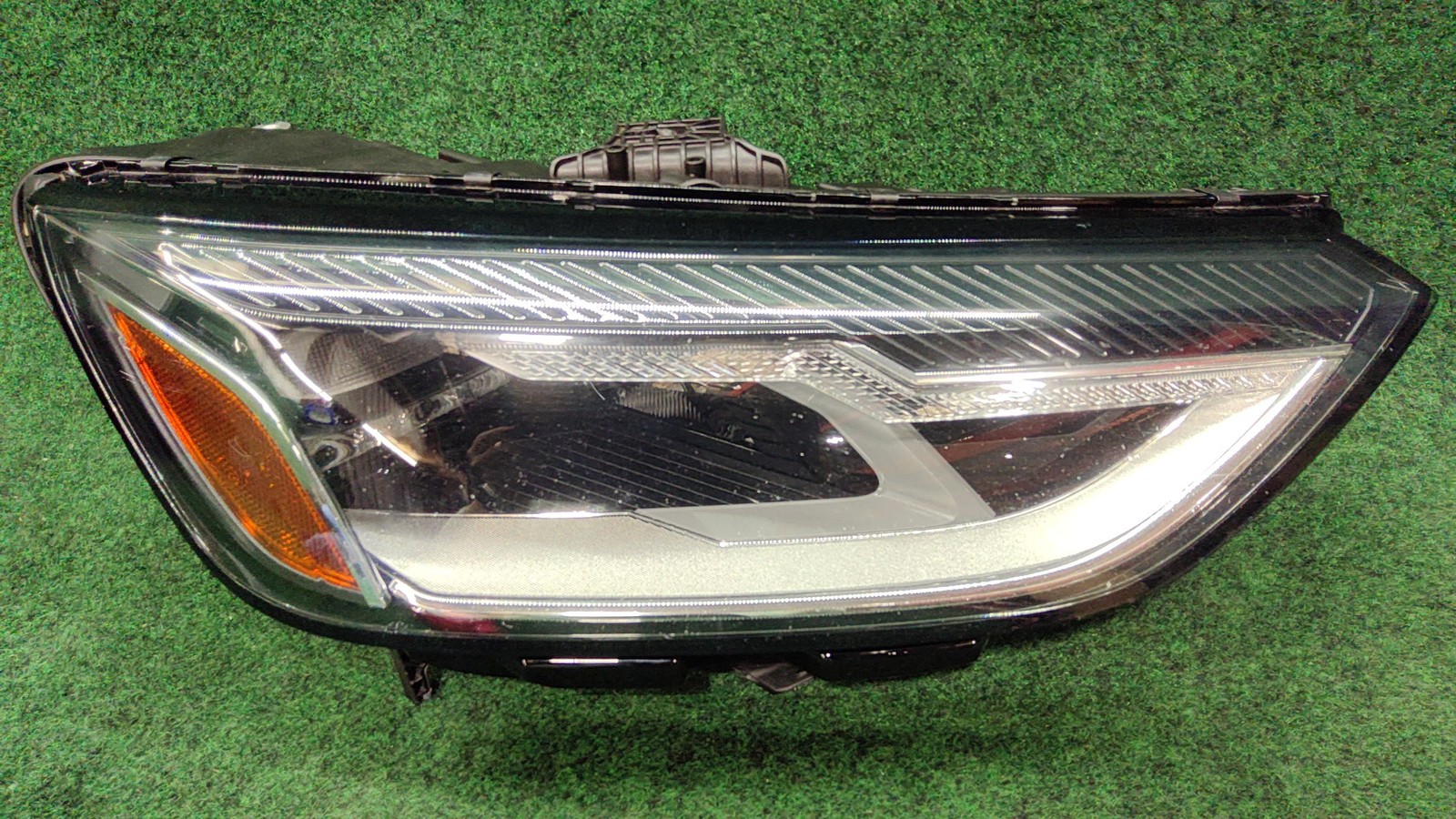 2021-2024 Audi A4 Front Right Headlight Assembly Led Oem 8w0941012b