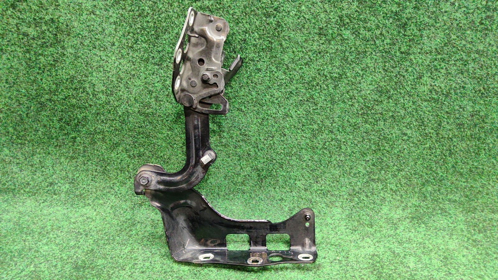 2016-2022 Mercedes Glc 300 Left Front Hood Hinge Black 040 Oem A2538800128