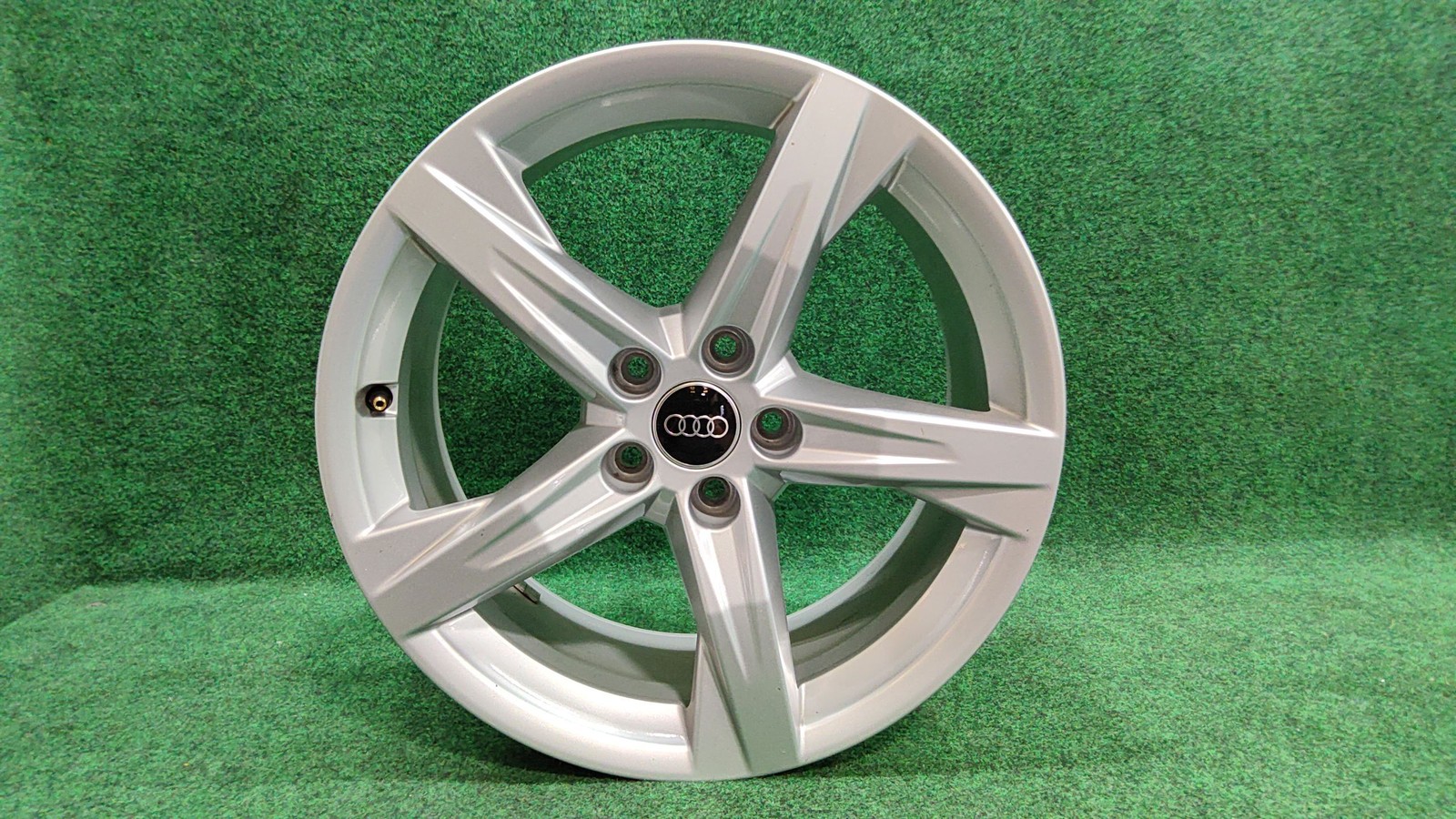 Audi Wheel Aluminium Rim 8jx18 5-spoke Star Design Oem 80a601025be