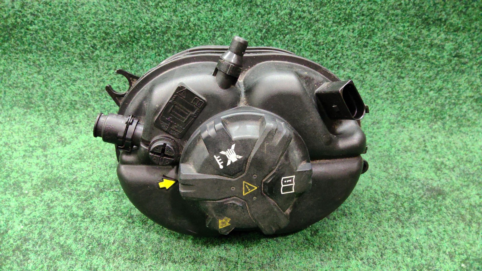 2019-2024 Bmw 330i Engine Coolant Reservoir 2.0l Liter Turbo Oem 17138610652