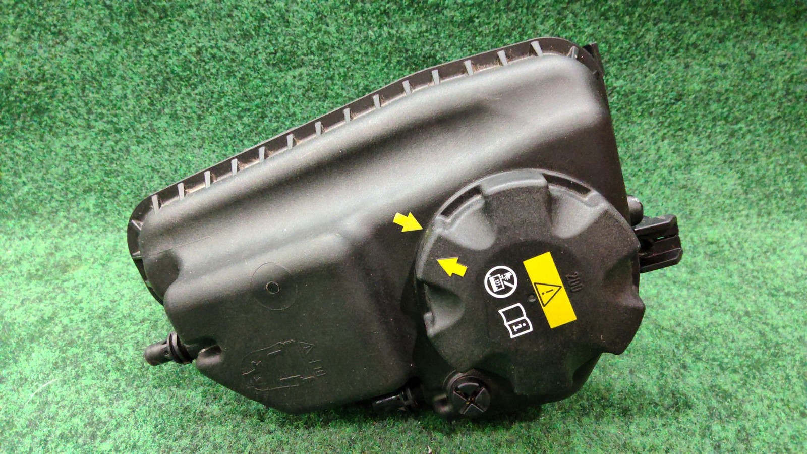 2020-2023 Bmw X6 M50i Expansion Tank Oem 17138689765