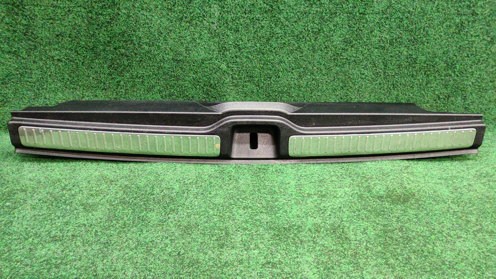 2016-2022 Mercedes Glc 300 Rear Trunk Trim Sill Panel Oem A2536907801