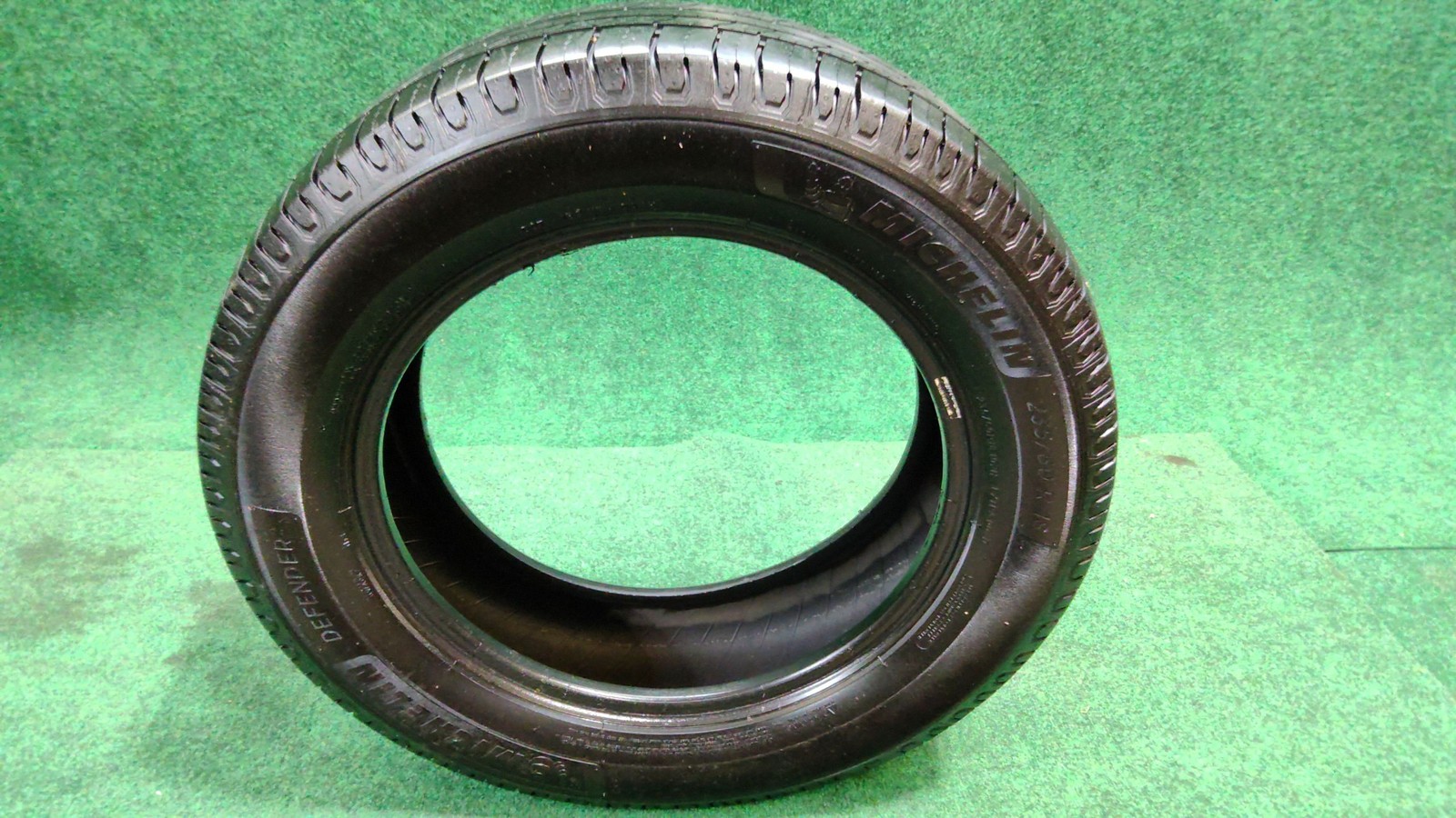 Michelin Defender 18-WHL 235/60/R18