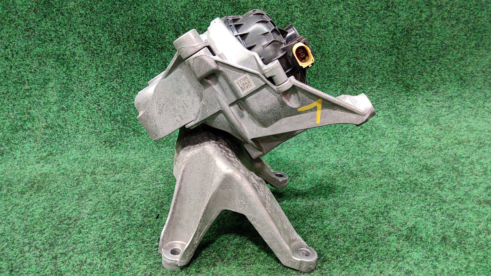 2018-2025 Audi S4 Front Left Engine Mount Support Bracket OEM 8W0199307Q