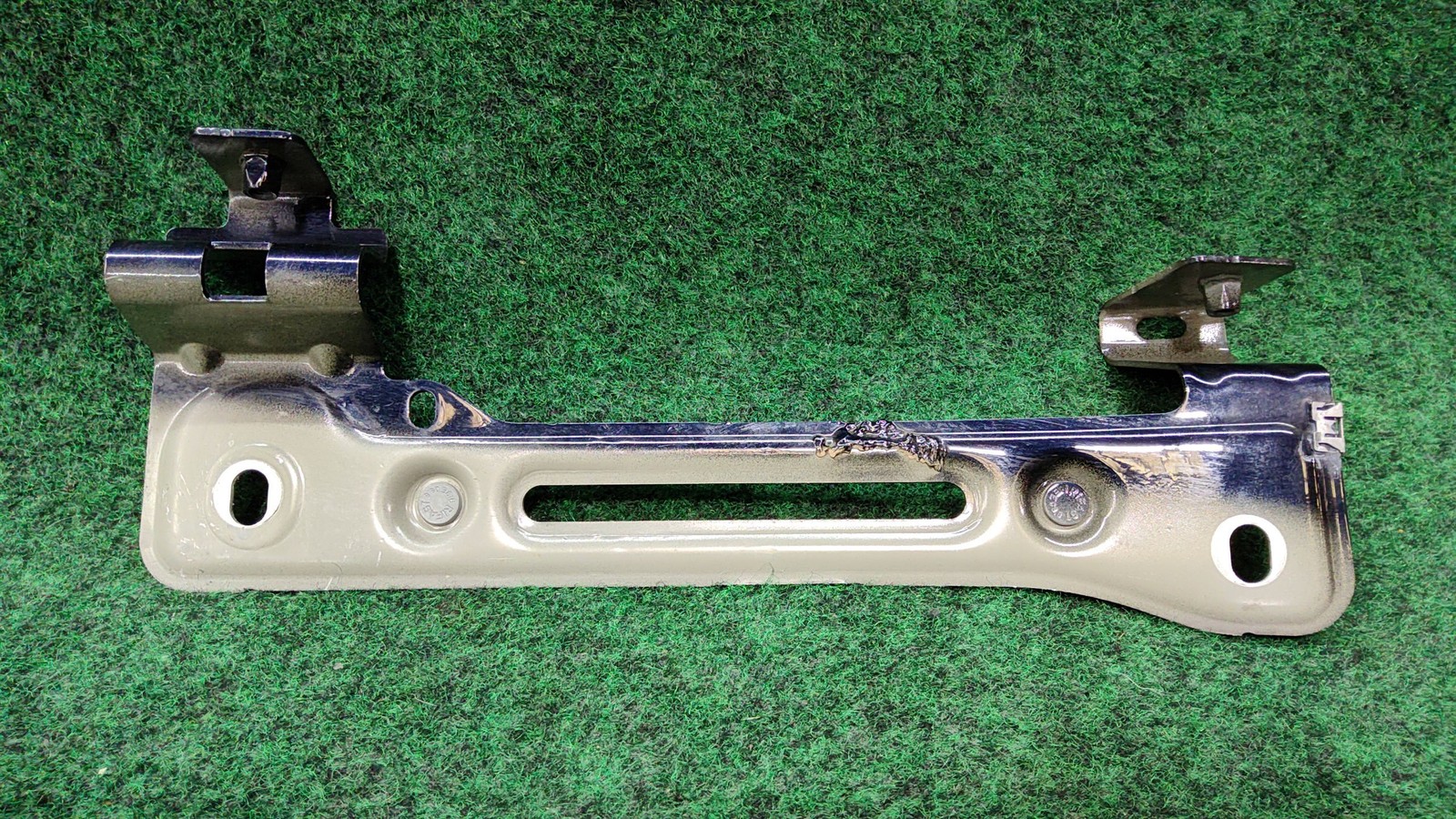2017-2025 Audi Q7 Quattro Left Fender Bracket Center Oem 4m0821431