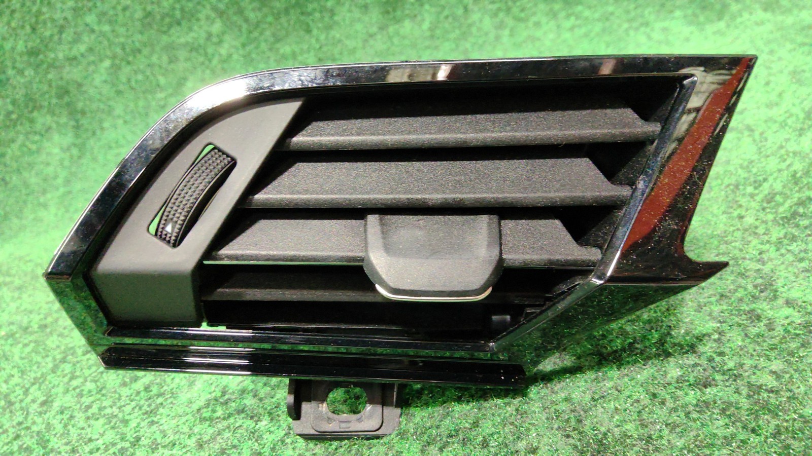 2019-2021 Audi Q3 Left A/c Vent Oem 83b8209025