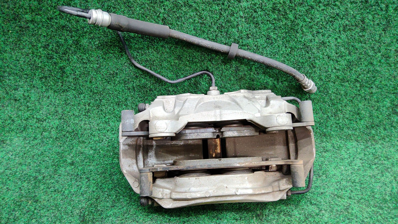 2017-2019 Audi A4 Quattro Right Front Caliper Housing 69k Mls Oem 8w0615108c