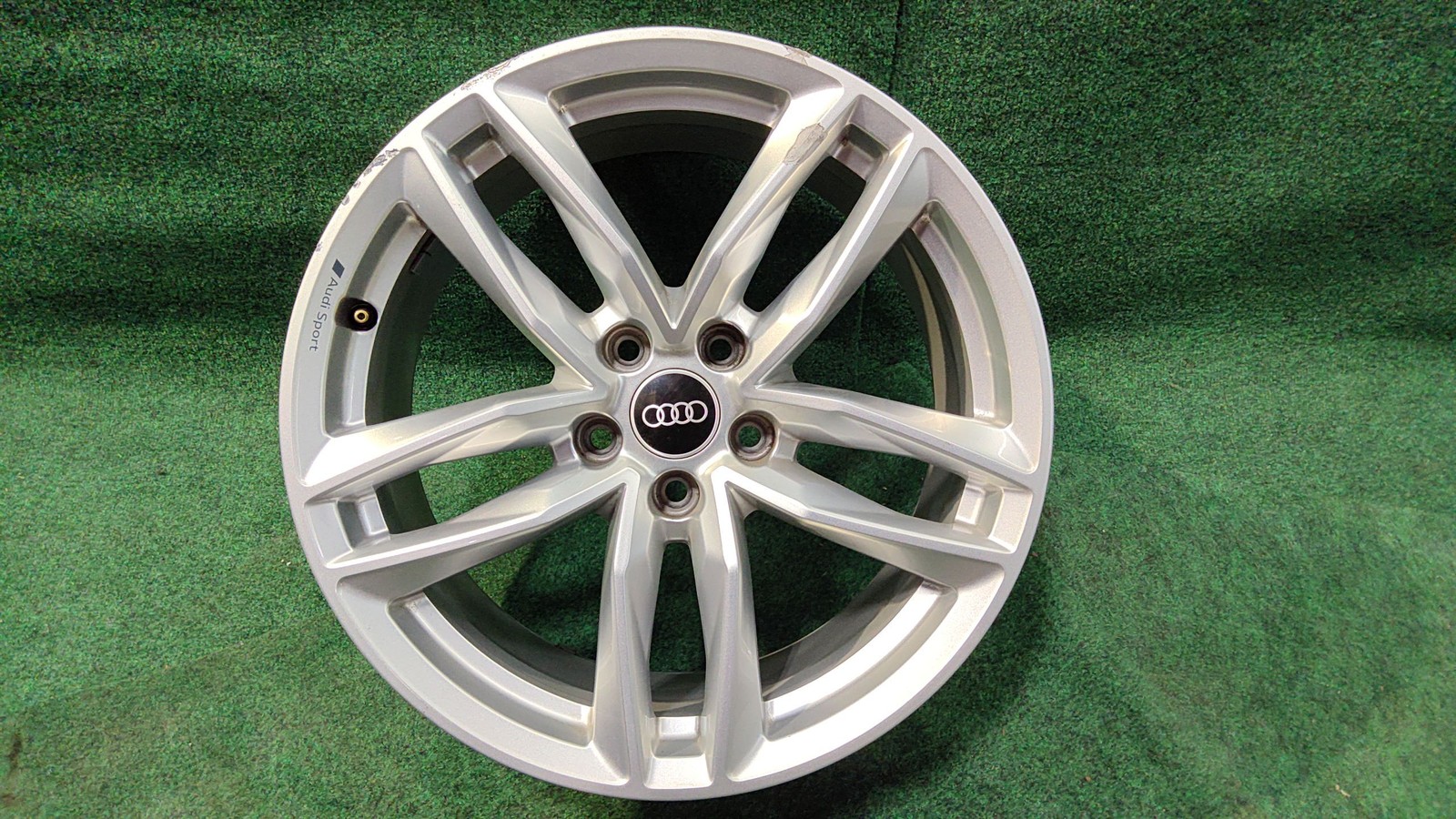 Audi Wheel 18x8 (alloy) 10 Spoke Model Pr:45s Oem 8w0601025eb