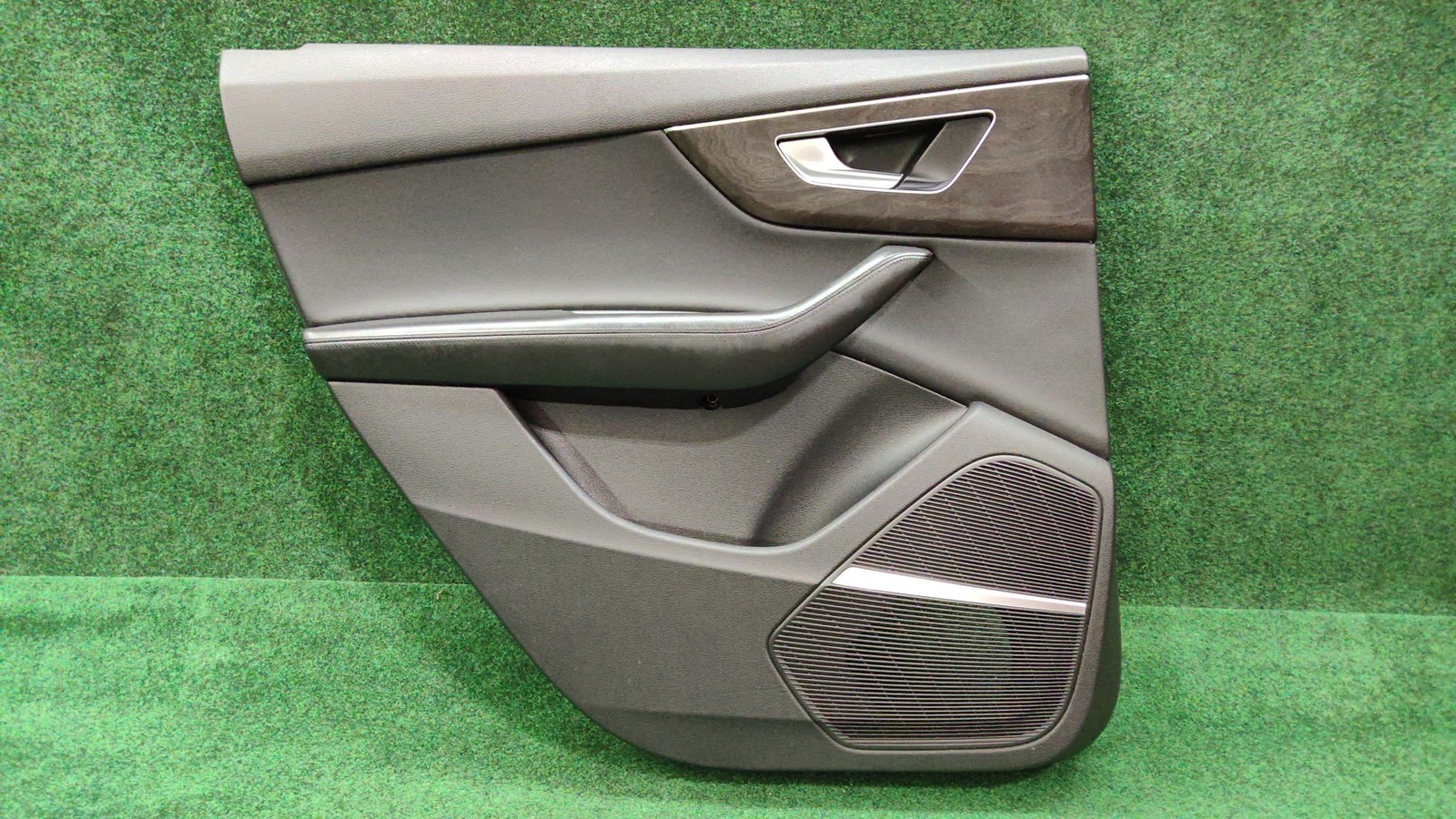 2020- 2025 Audi Q7 Rear Left Door Interior Trim Panel OEM 4M0867304JWFA