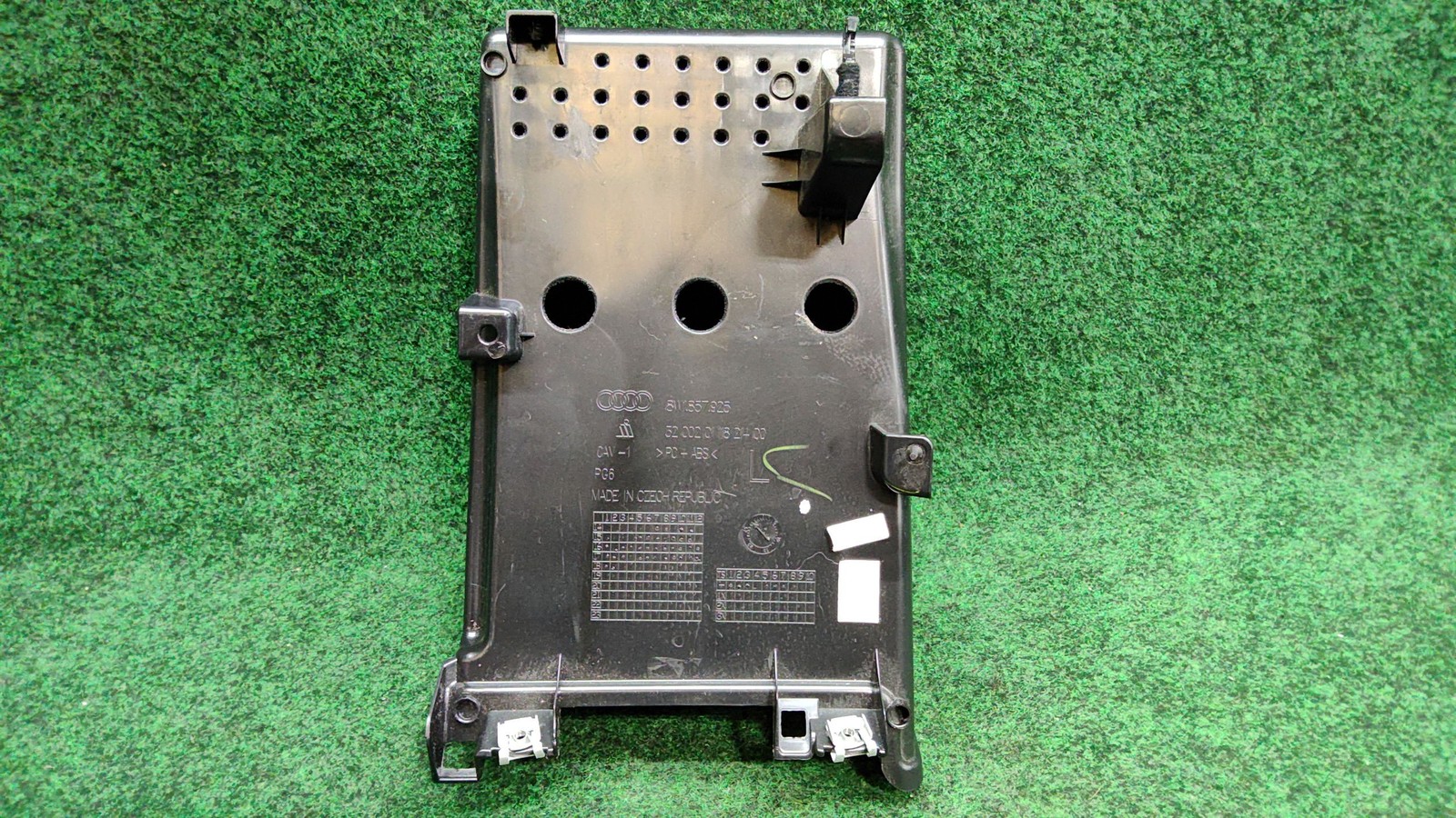 2017-2019 Audi A4 Quattro Dashboard Stowage Compartment Oem 8w1857925