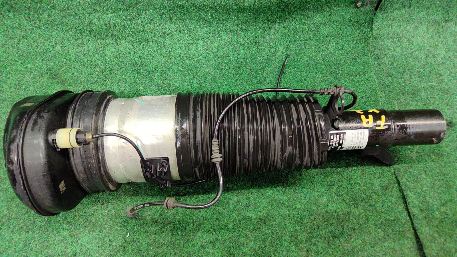 2019-2024 BMW X7 Front Left Side Air Spring Strut Absorber OEM 37106869036