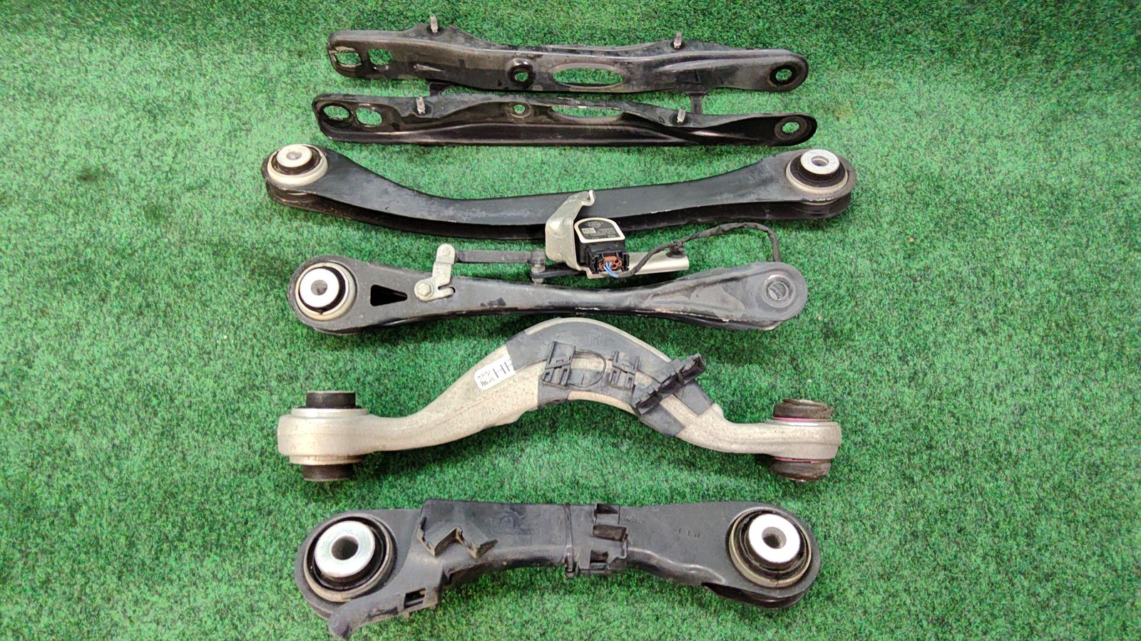 2016-2022 BMW 740i Rear Right Lower & Upper Control OEM 33326883339