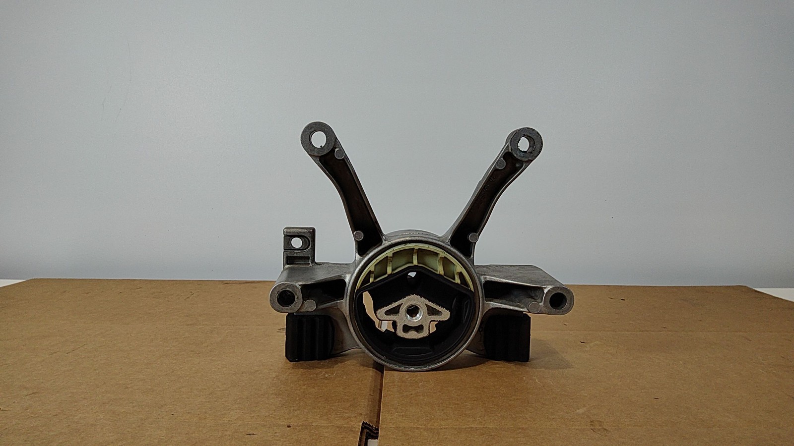 2019-2023 Bmw X5 Transmission Mount Assembly Oem 22326862575 Original