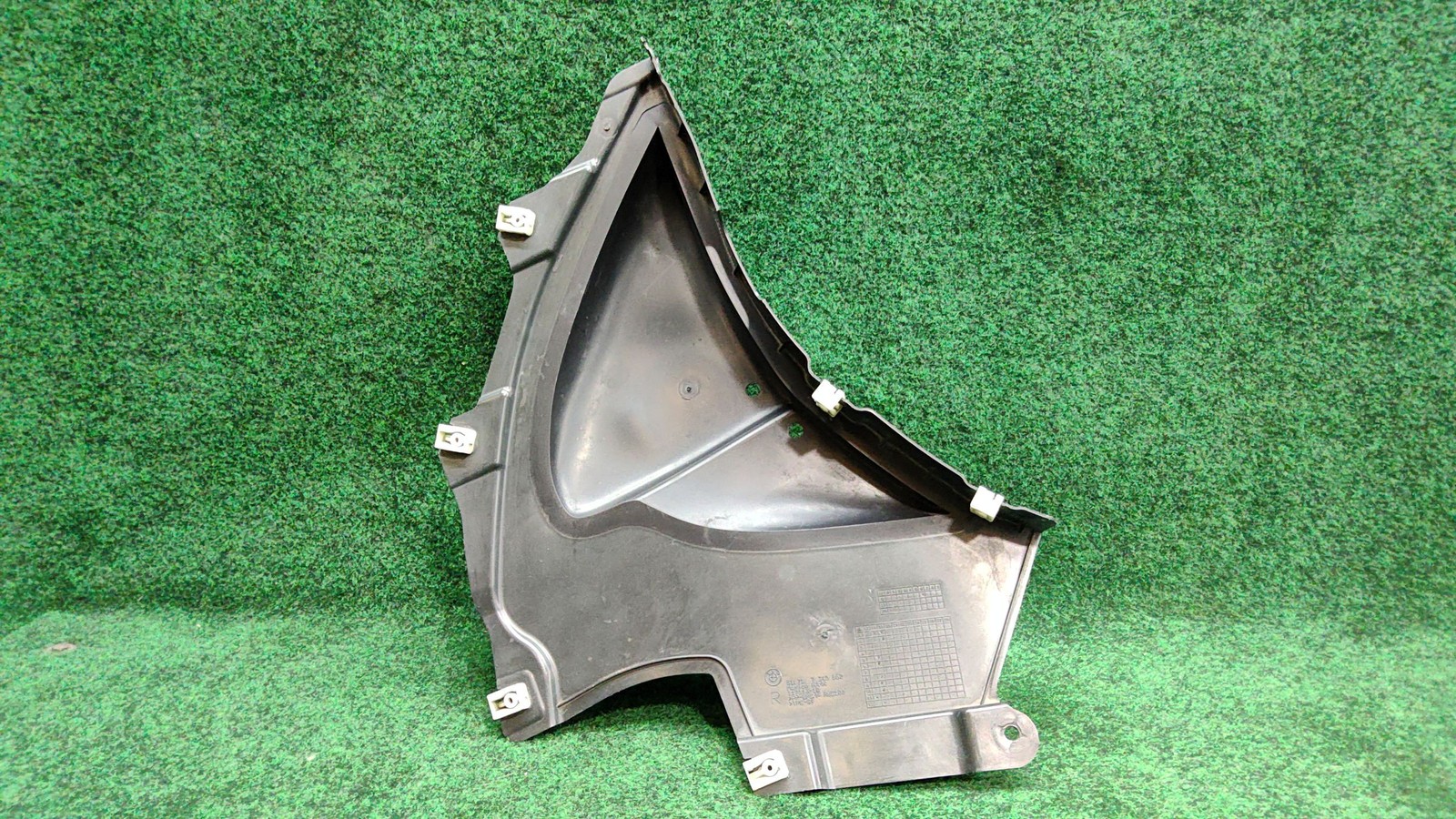 2019-2022 Bmw 330i Right Front Bottom Wheel Housing Deflector Oem 51757340862