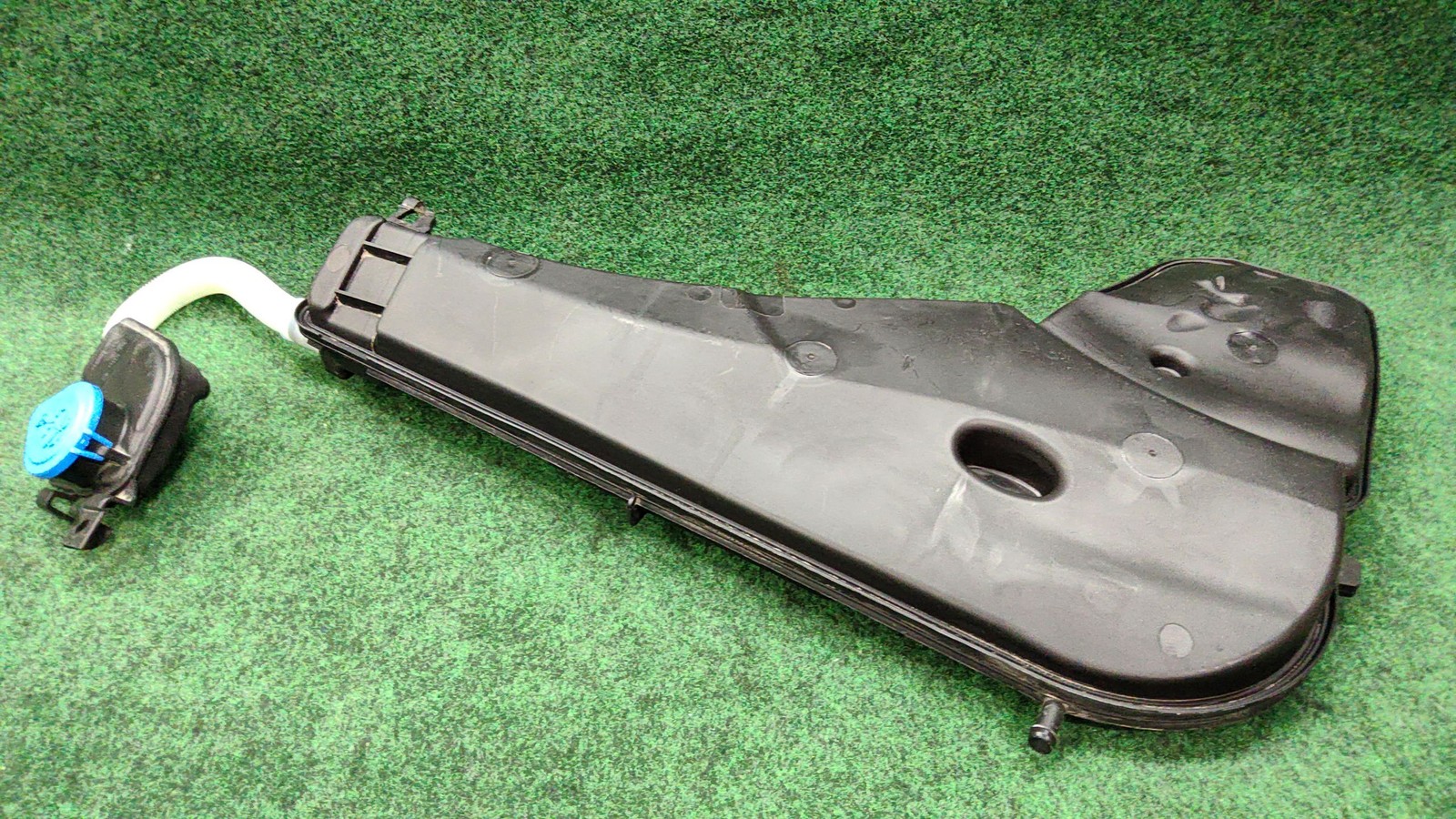 2019 Bmw X5 Washer Fluid Reservoir Oem 61667483867 61667932311 Original