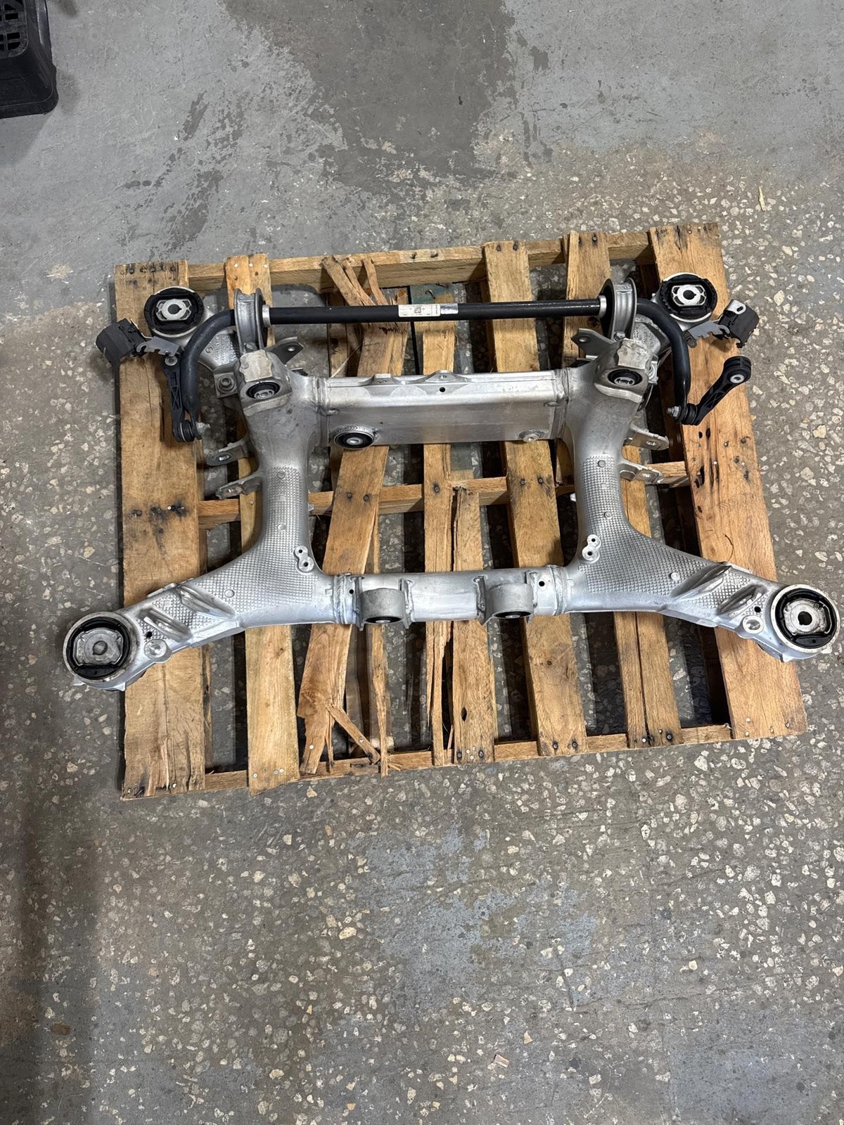 2019-2023 Bmw X5 Crossmember Rear Axle Carrier Oem 33316884574 33316894149